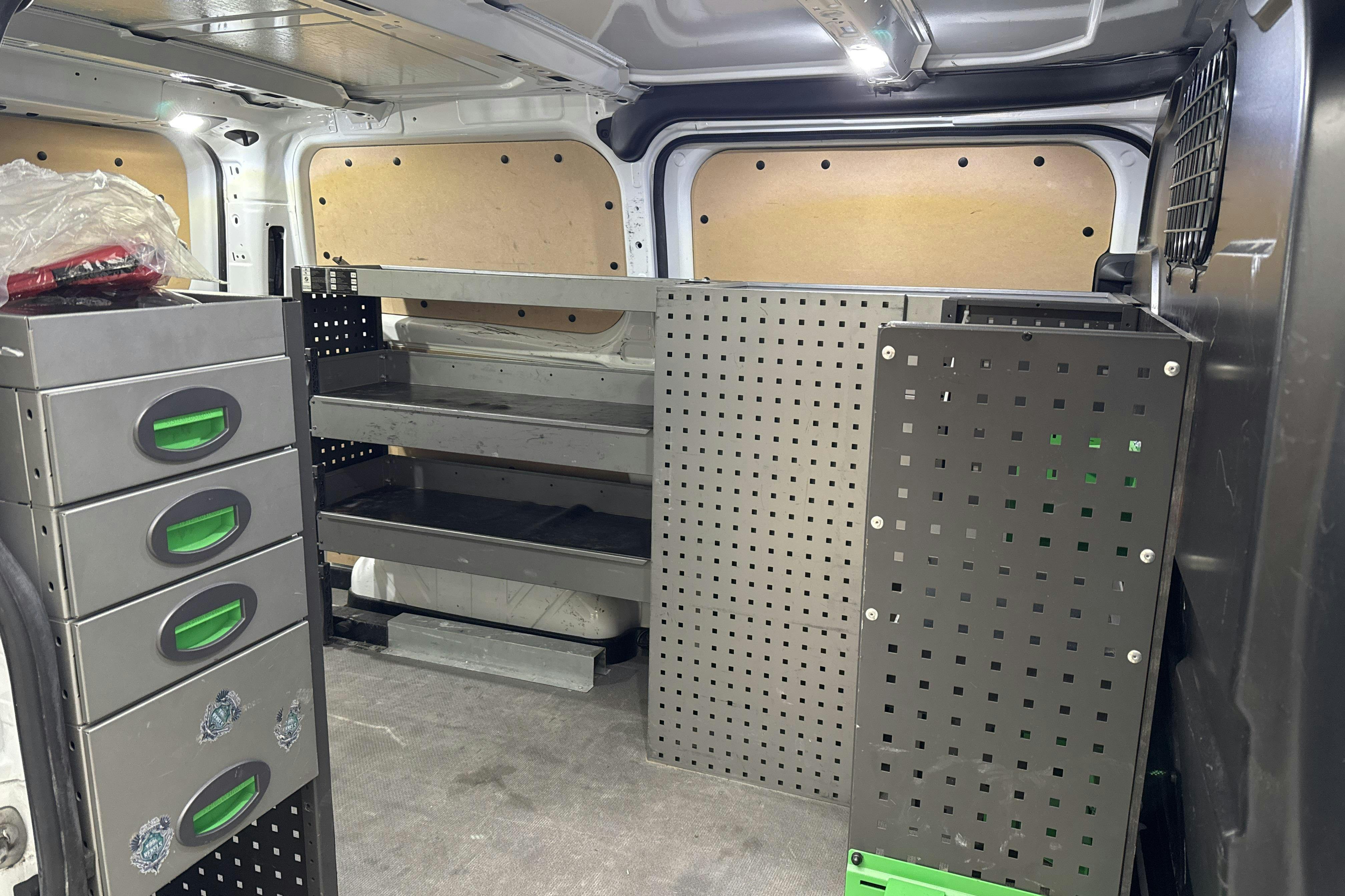 Ford Transit Custom 300 (130hk) - 7 548 mil - Automat - vit - 2020
