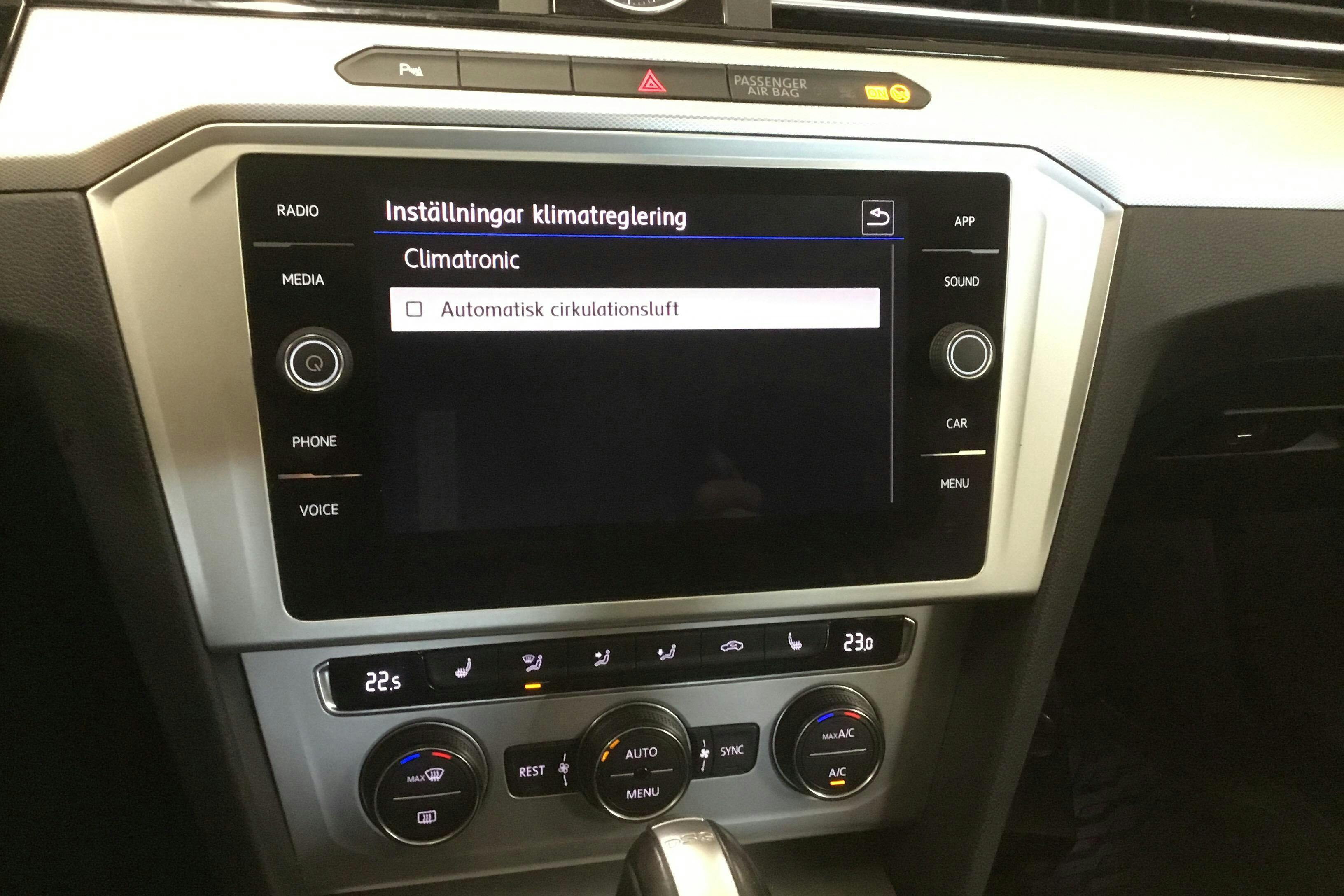 VW Passat 1.4 TSI Sportscombi (150hk) - 9 429 mil - Automat - vit - 2018