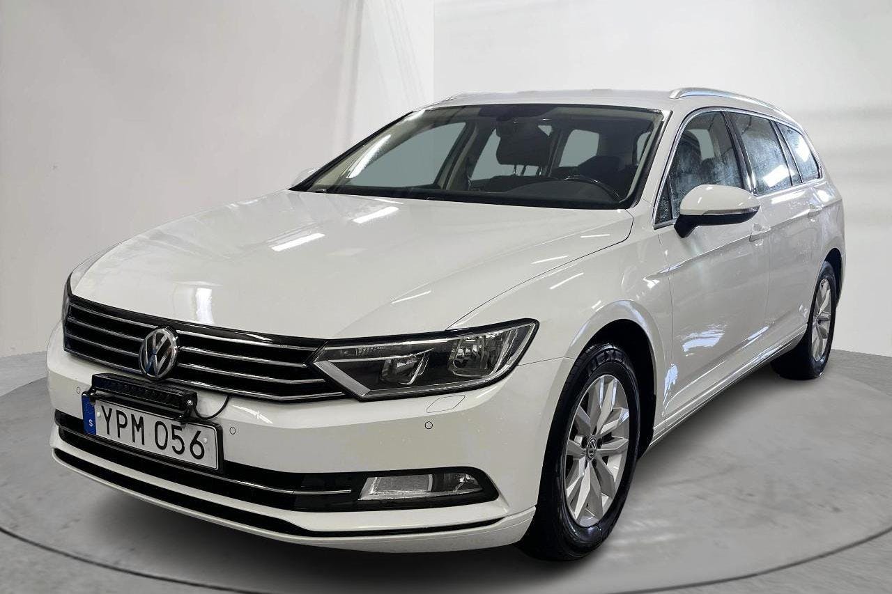 VW Passat 1.4 TSI Sportscombi (150hk) - 9 429 mil - Automat - vit - 2018