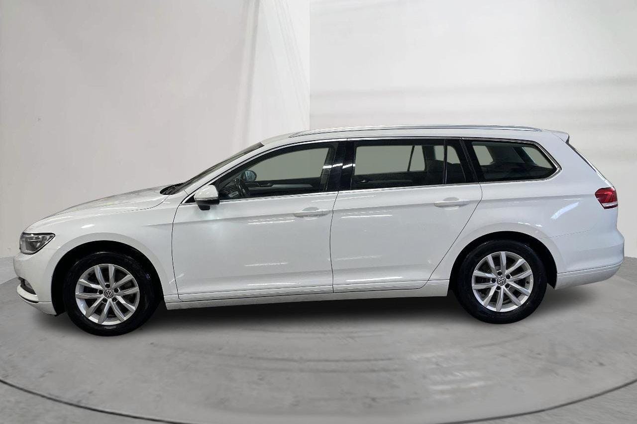 VW Passat 1.4 TSI Sportscombi (150hk) - 9 429 mil - Automat - vit - 2018