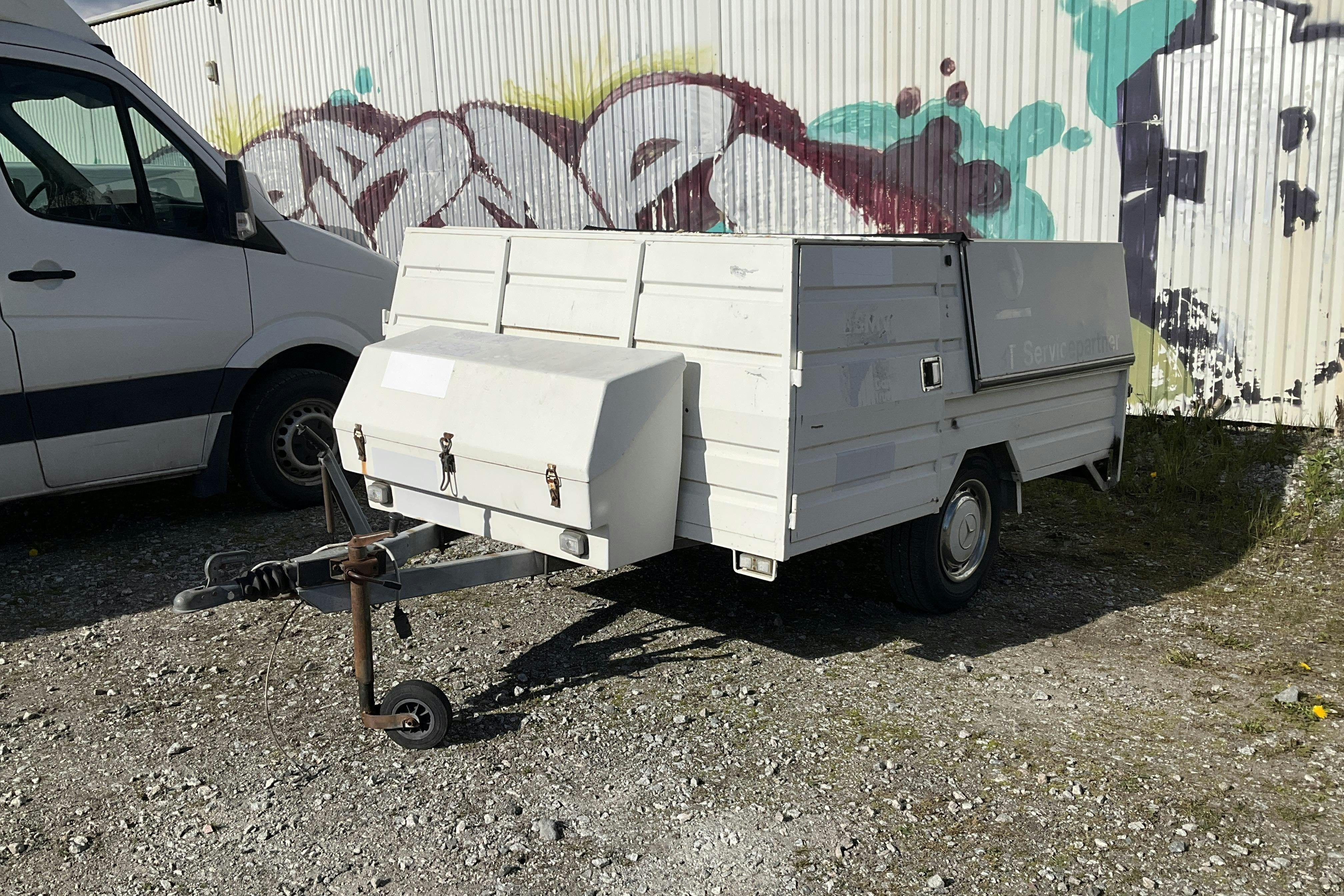 VALERYD 1500 SP SERVICE Kåp/skåpsläpvagn  Släpvagn - 0 km - vit - 1989