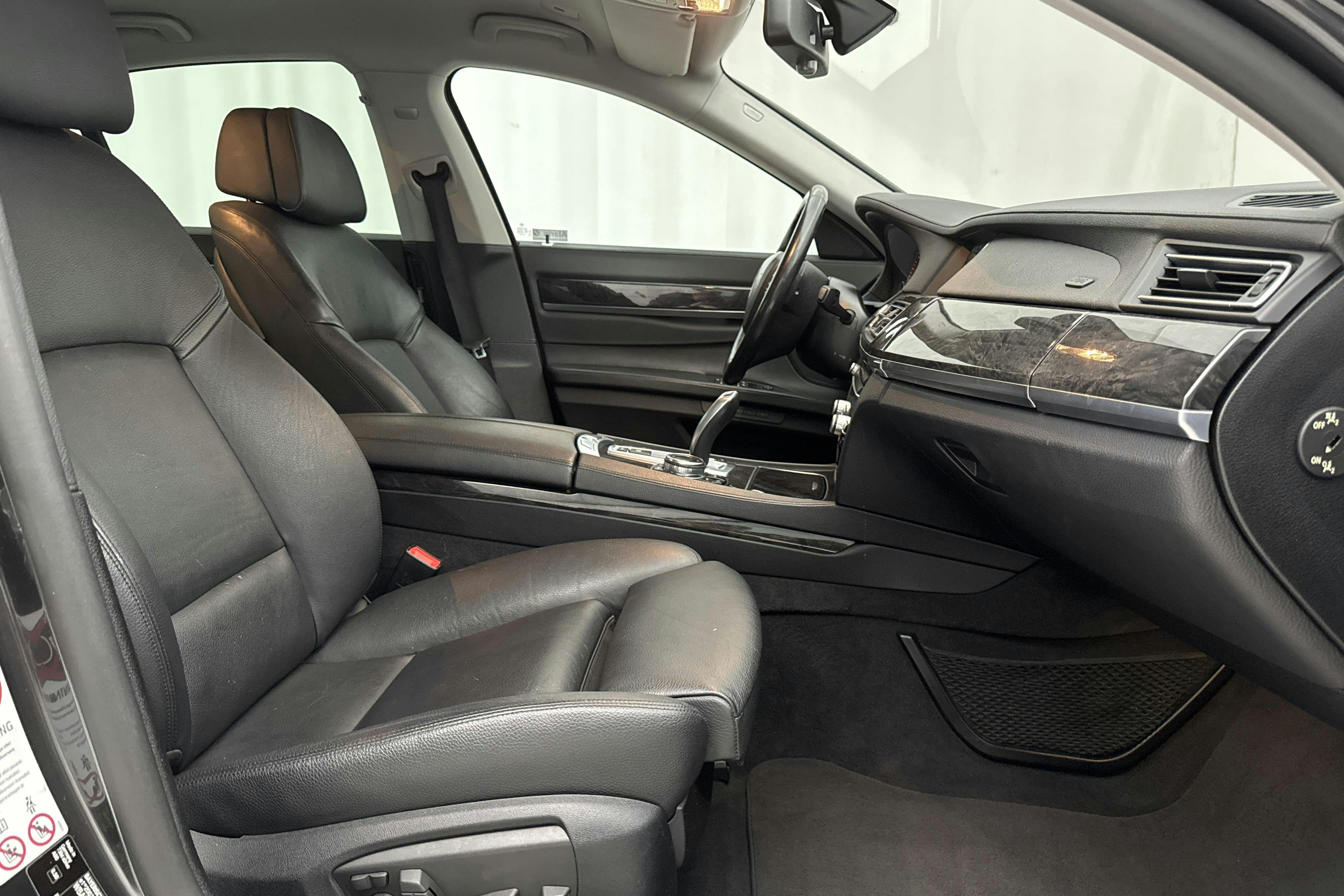 BMW 730d xDrive Sedan, F01 (258hk) - 172 210 km - Automatic - gray - 2014