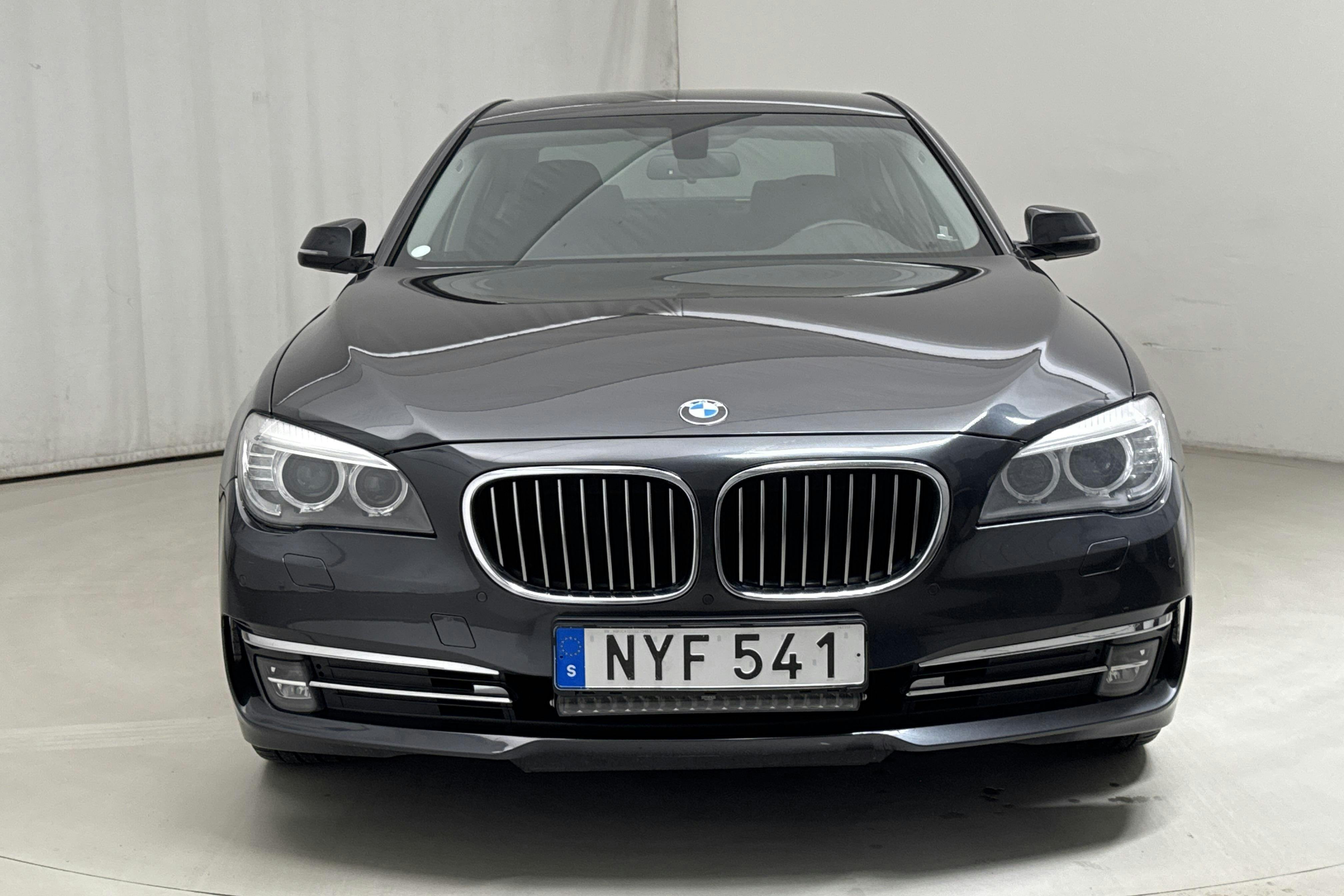 BMW 730d xDrive Sedan, F01 (258hk) - 172 210 km - Automatic - gray - 2014