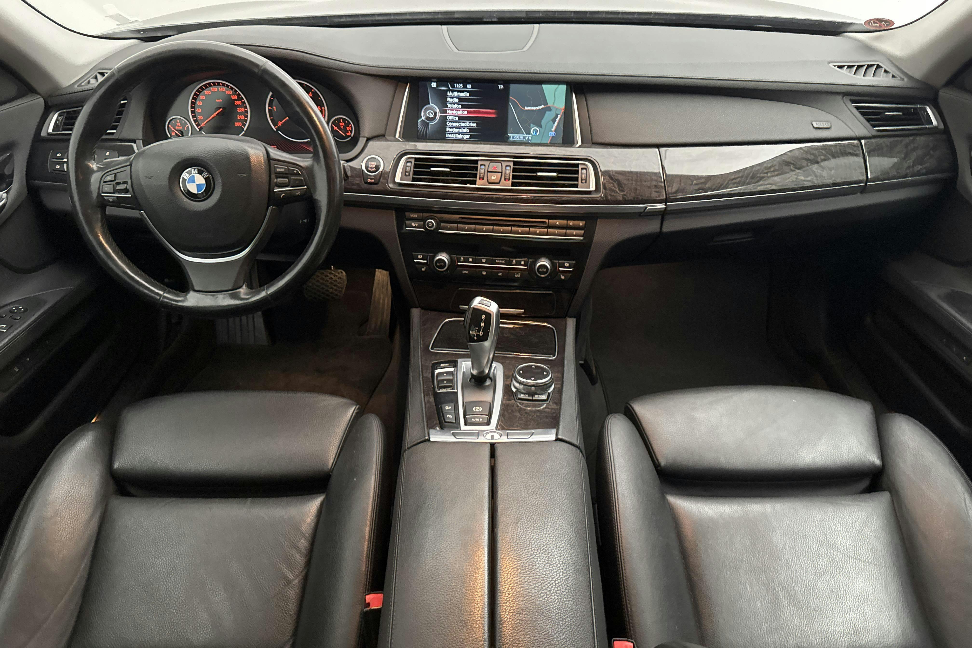 BMW 730d xDrive Sedan, F01 (258hk) - 172 210 km - Automatic - gray - 2014