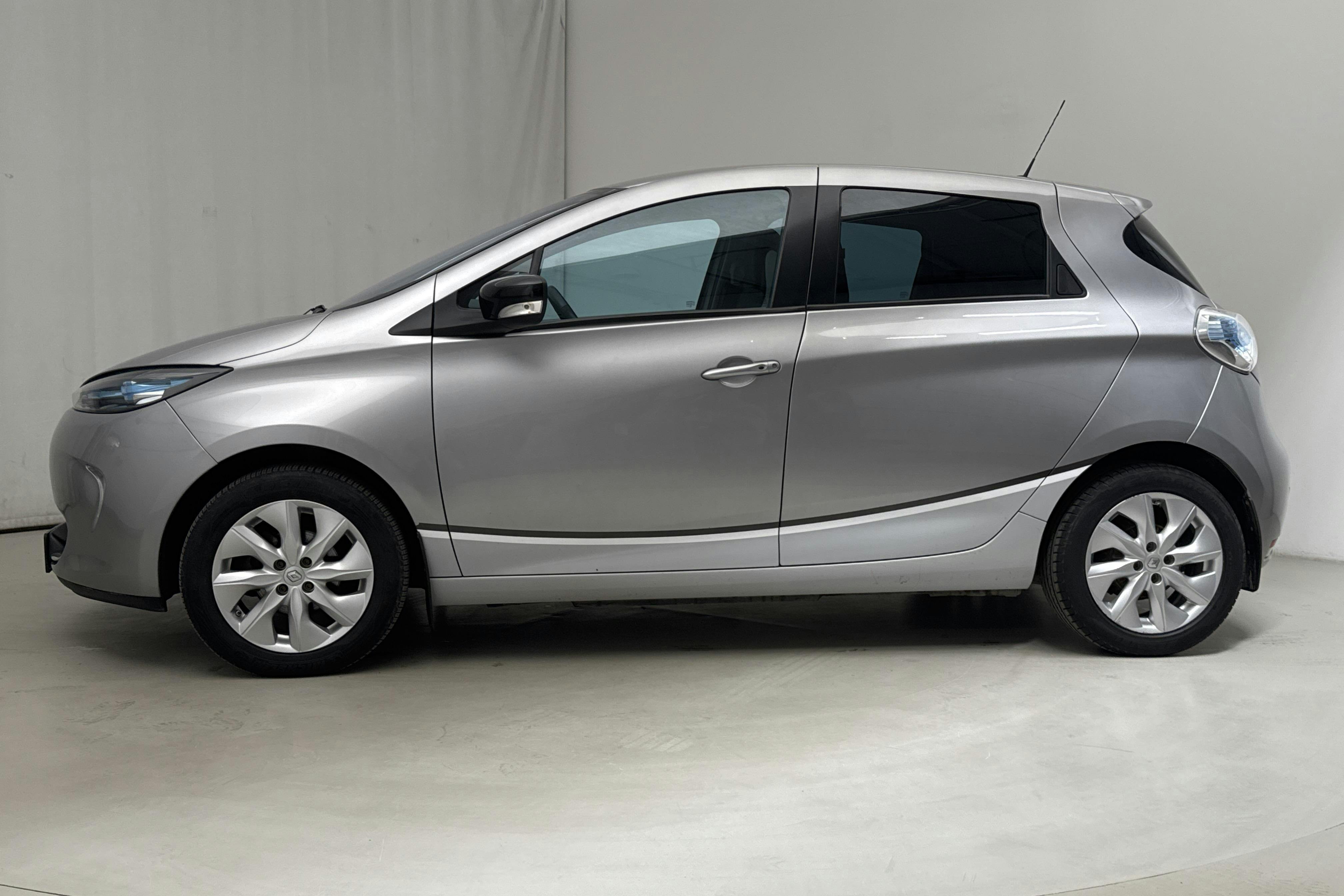 Renault Zoe 22 kWh R88 (88hk) - 4 891 mil - Automat - grå - 2016