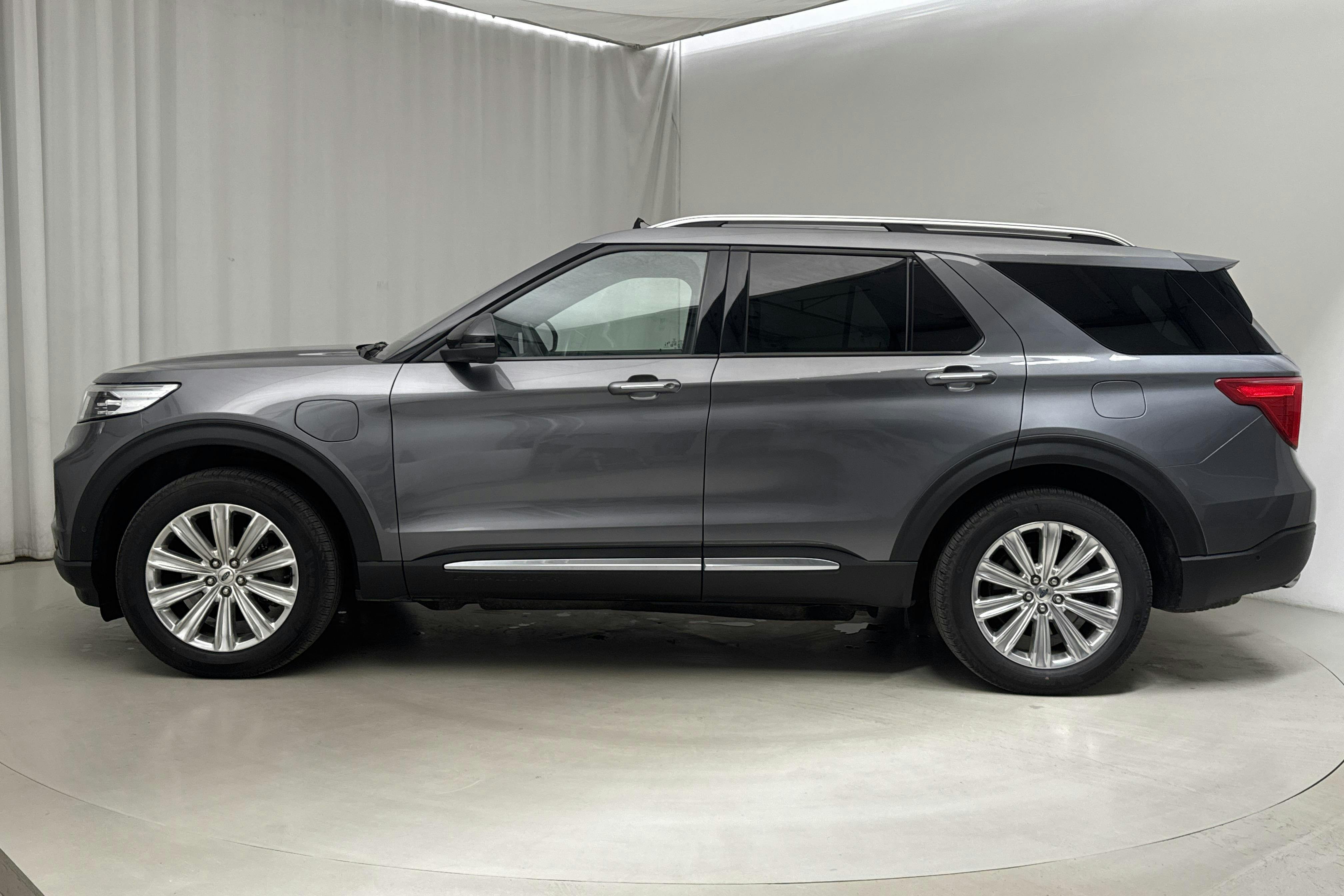Ford Explorer 3.0T EcoBoost (457hk) - 5 402 mil - Automat - grå - 2021