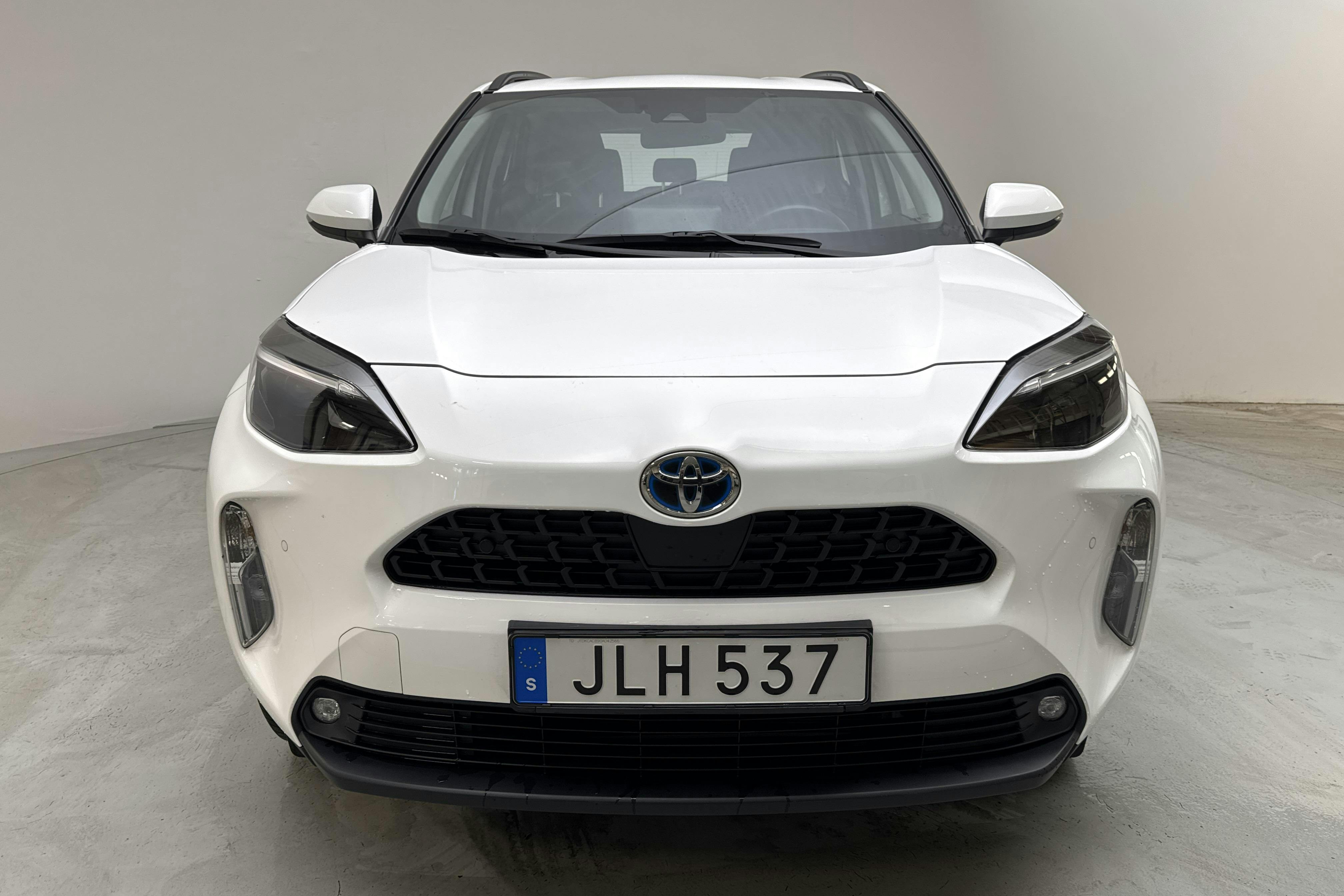 Toyota Yaris Cross 1.5 Hybrid AWD (116hk) - 6 158 mil - Automat - vit - 2023