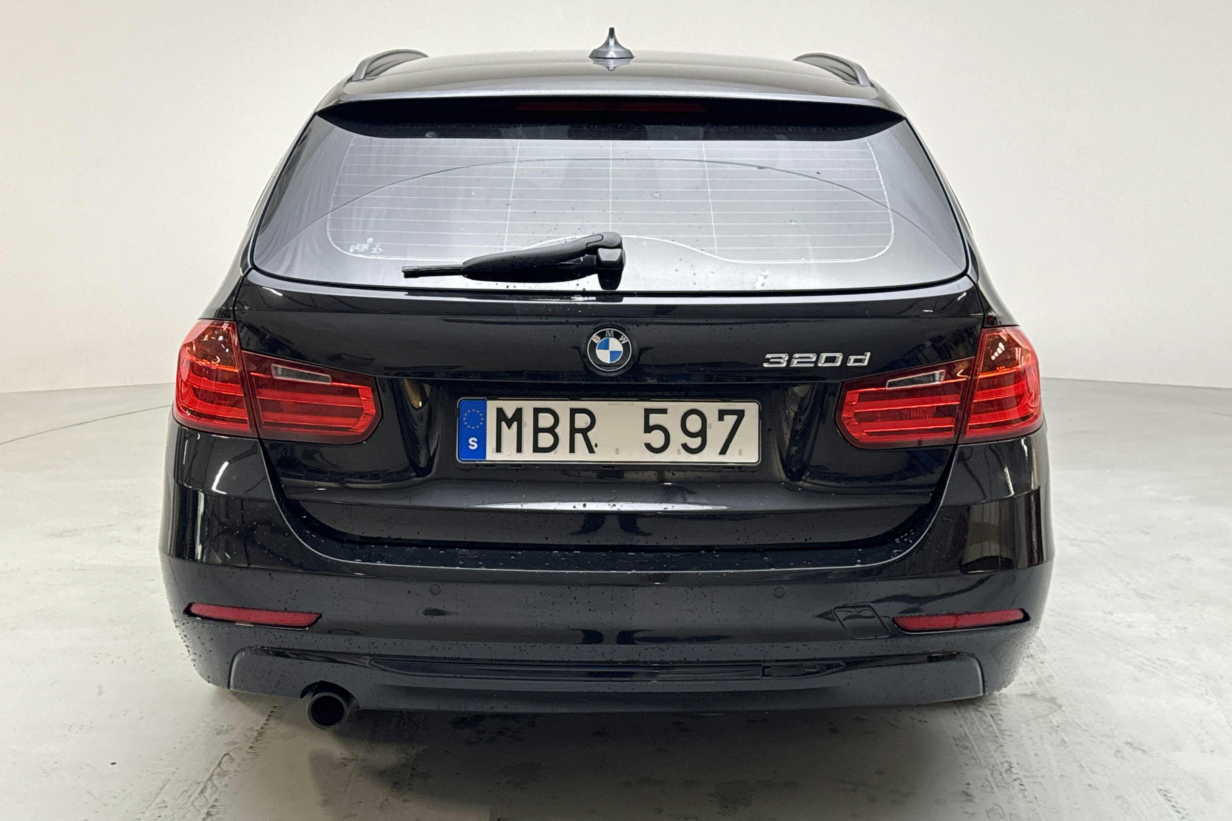 BMW 320d Touring, F31 (184hk) - 188 090 km - Automatic - black - 2013
