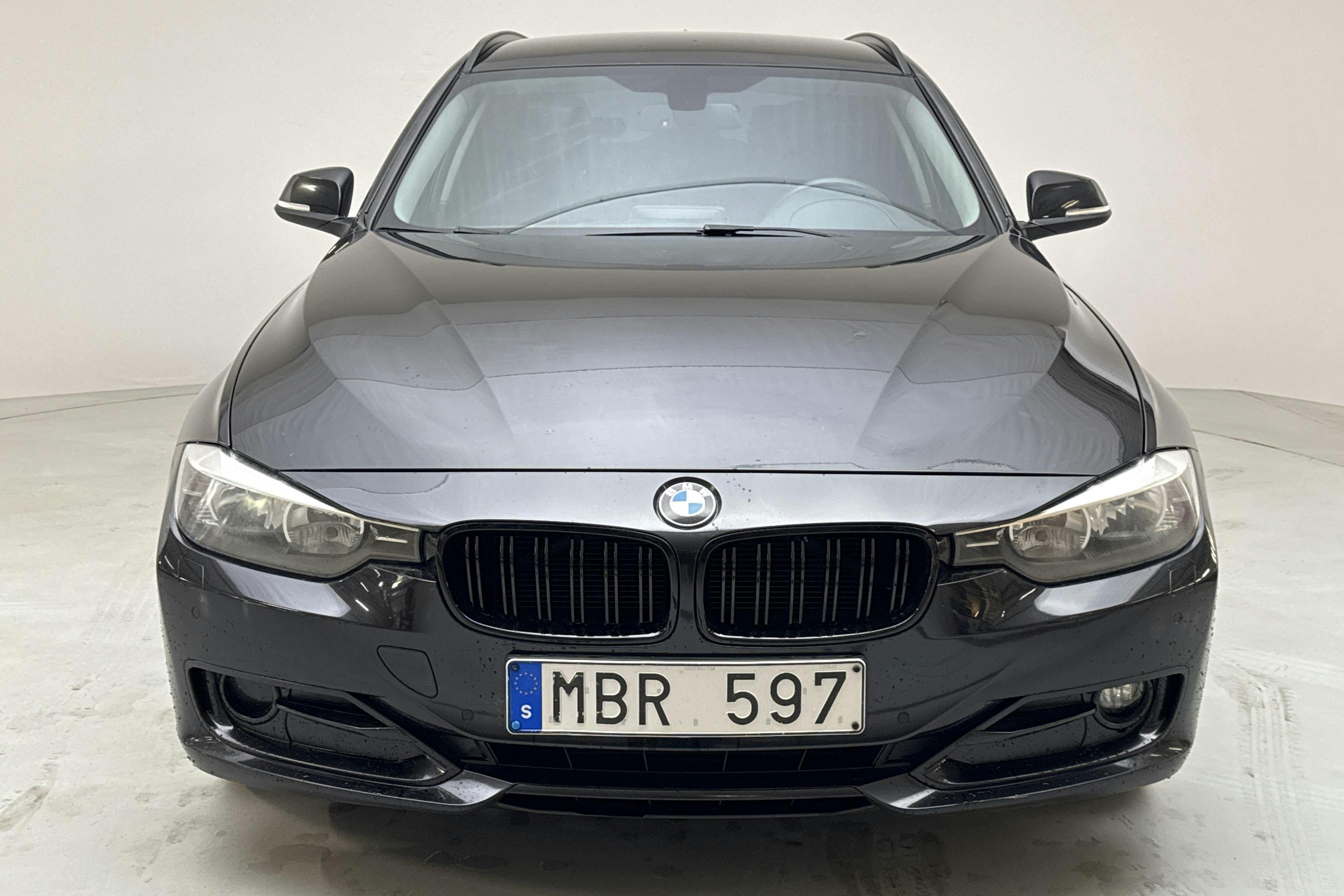 BMW 320d Touring, F31 (184hk) - 188 090 km - Automatic - black - 2013