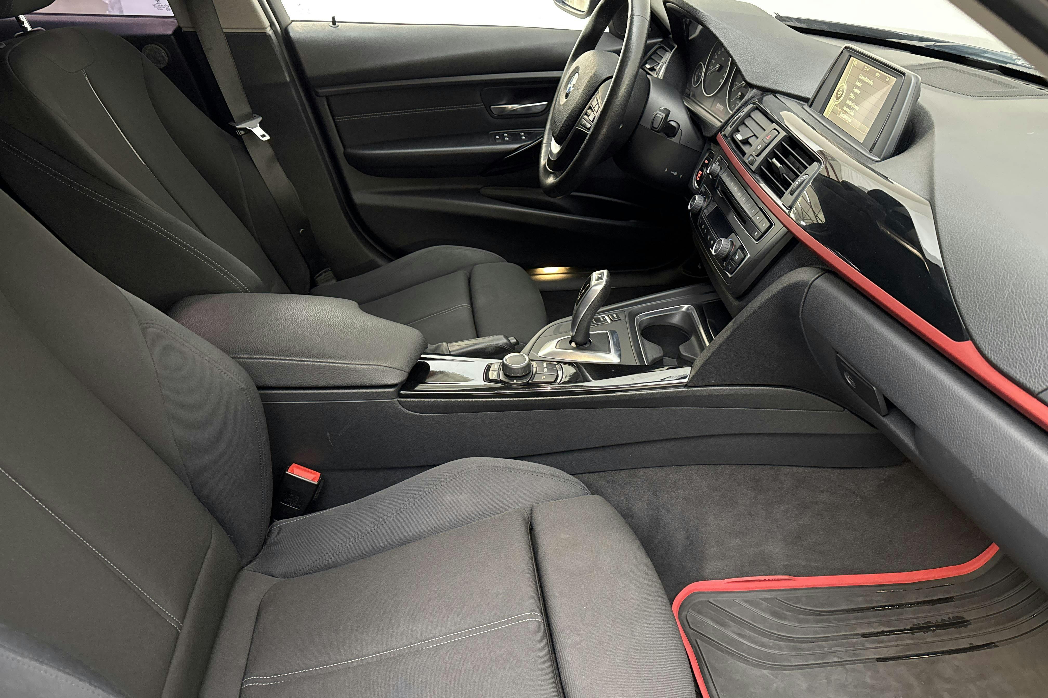 BMW 320d Touring, F31 (184hk) - 188 090 km - Automatic - black - 2013