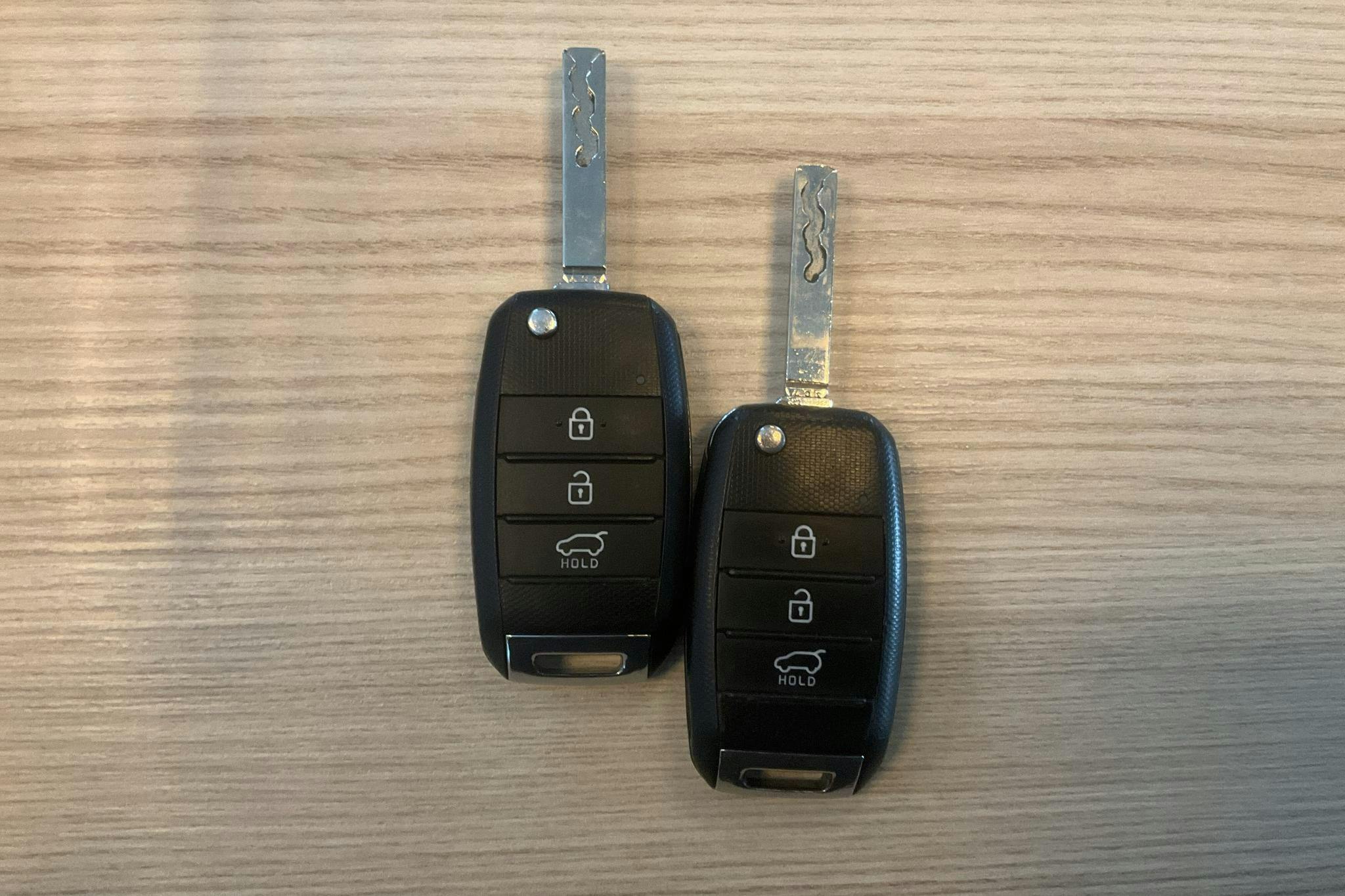 KIA Niro Hybrid 1.6 (141hk) - 138 990 km - Automatic - gray - 2017