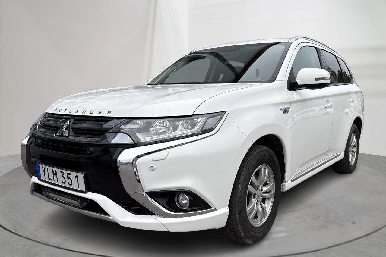 Mitsubishi Outlander 2.0 Plug-in Hybrid 4WD (121hk) - 200 230 km - Automatic - white - 2017