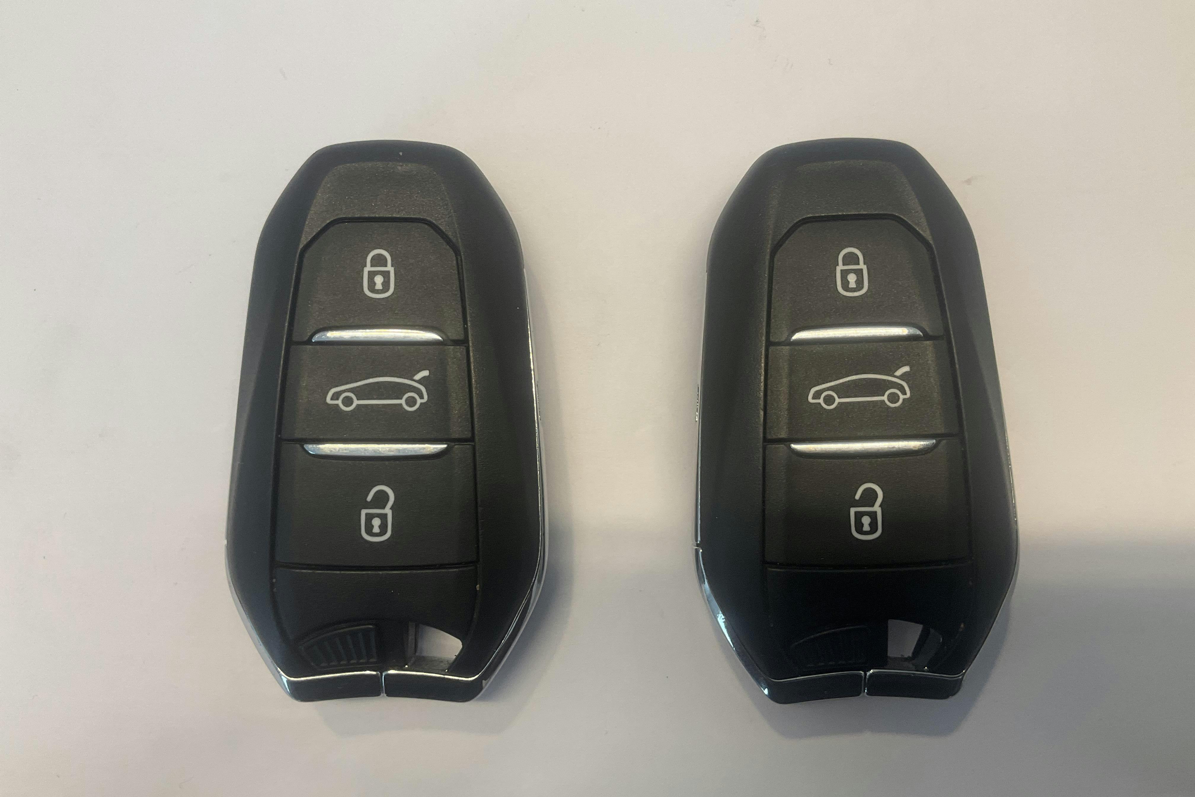 Peugeot 308 SW PureTech (130hk) - 51 820 km - Automatic - gray - 2020