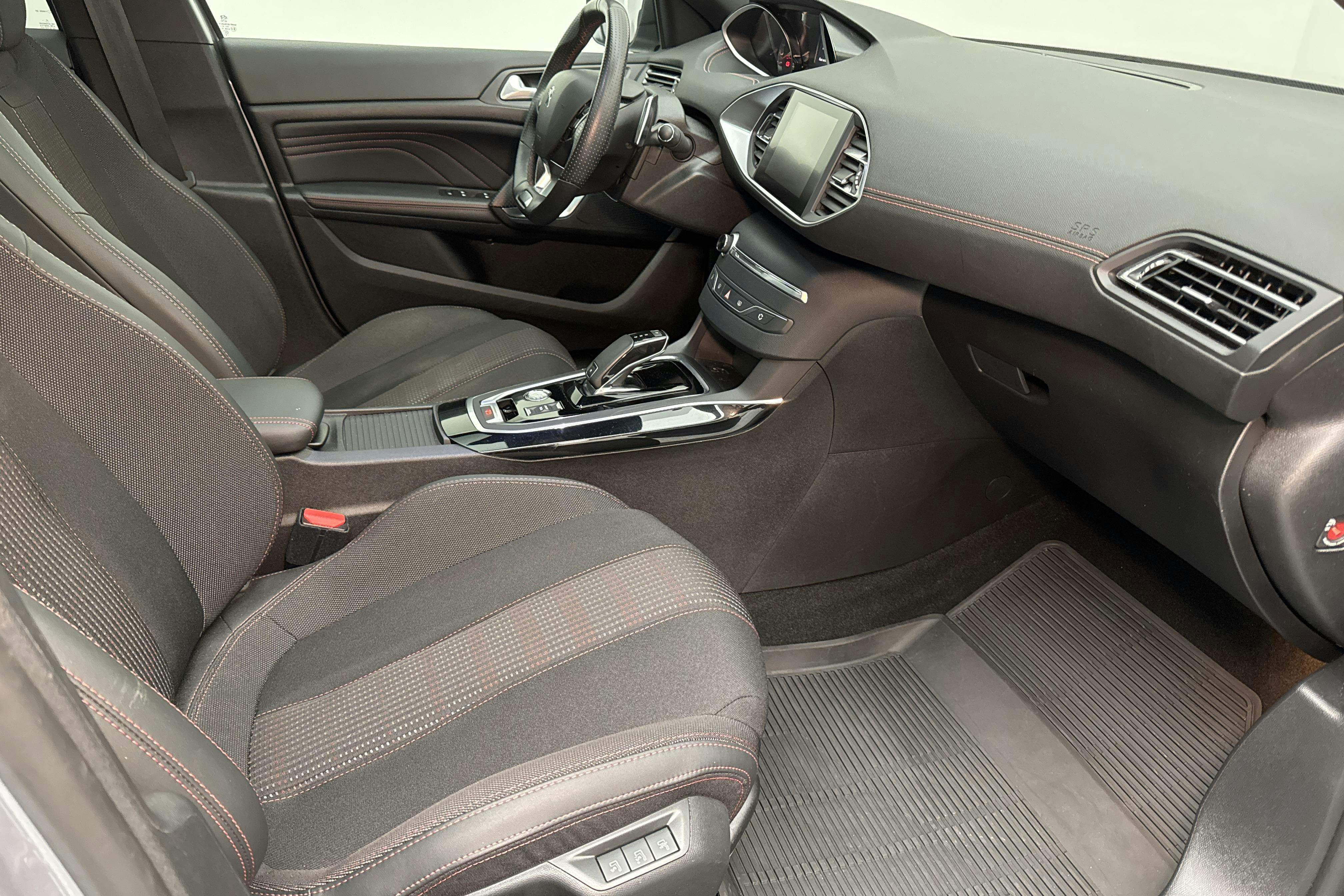 Peugeot 308 SW PureTech (130hk) - 51 820 km - Automatic - gray - 2020