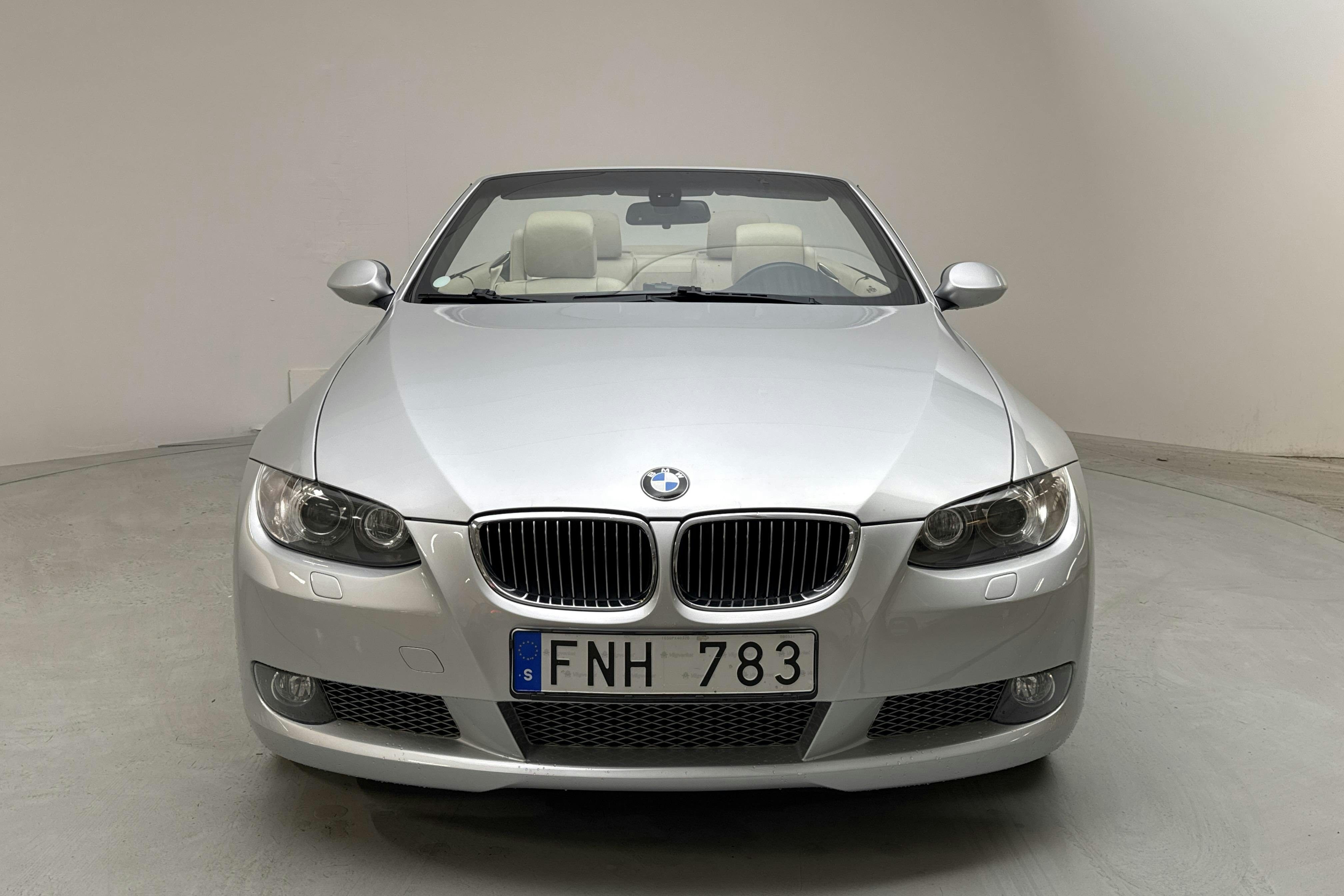 BMW 335i Cabriolet, E93 (306hk) - 10 835 mil - Automat - Light Grey - 2007