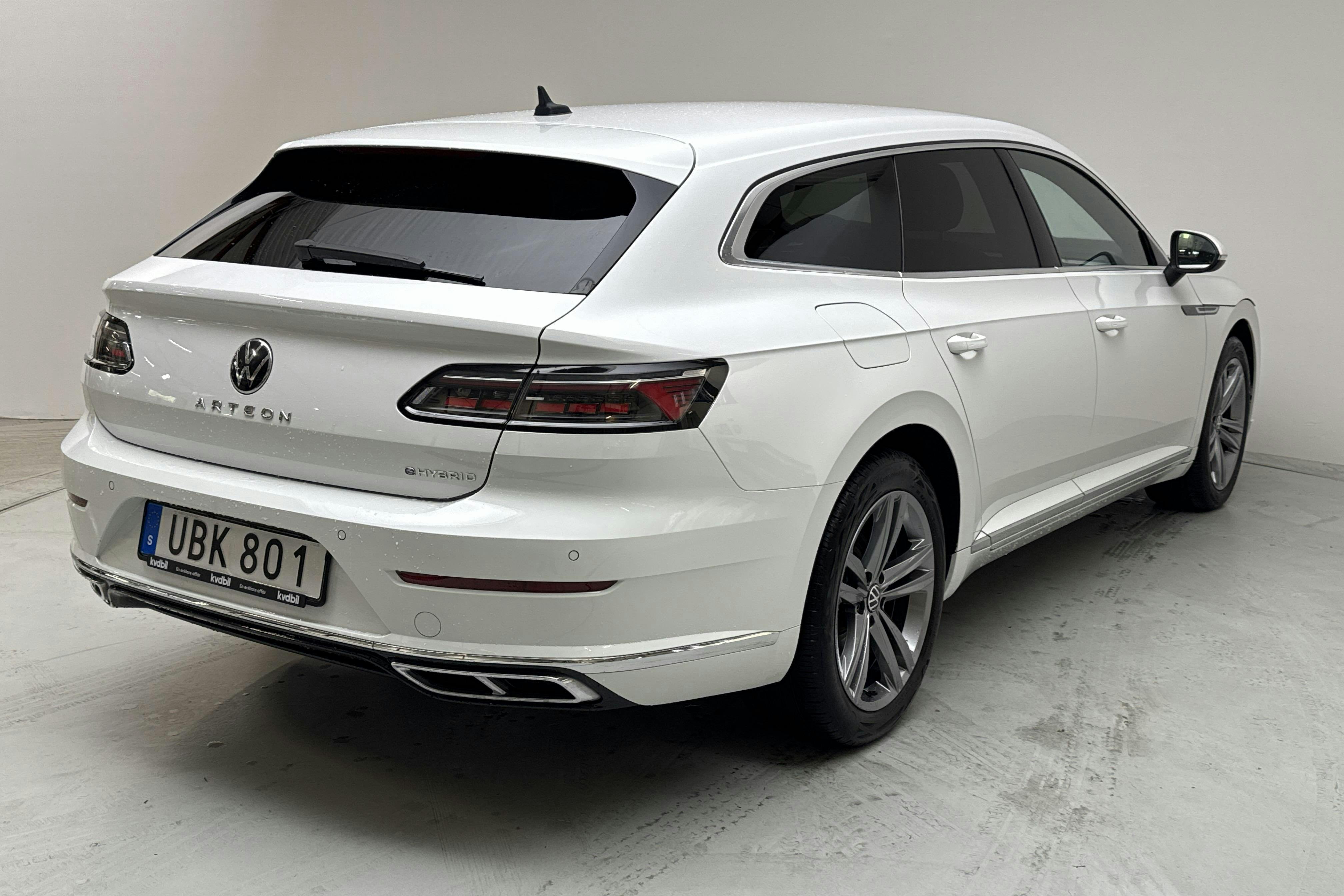 VW Arteon Shooting Brake eHybrid 1.4 TSI (218hk) - 9 244 mil - Automat - vit - 2021