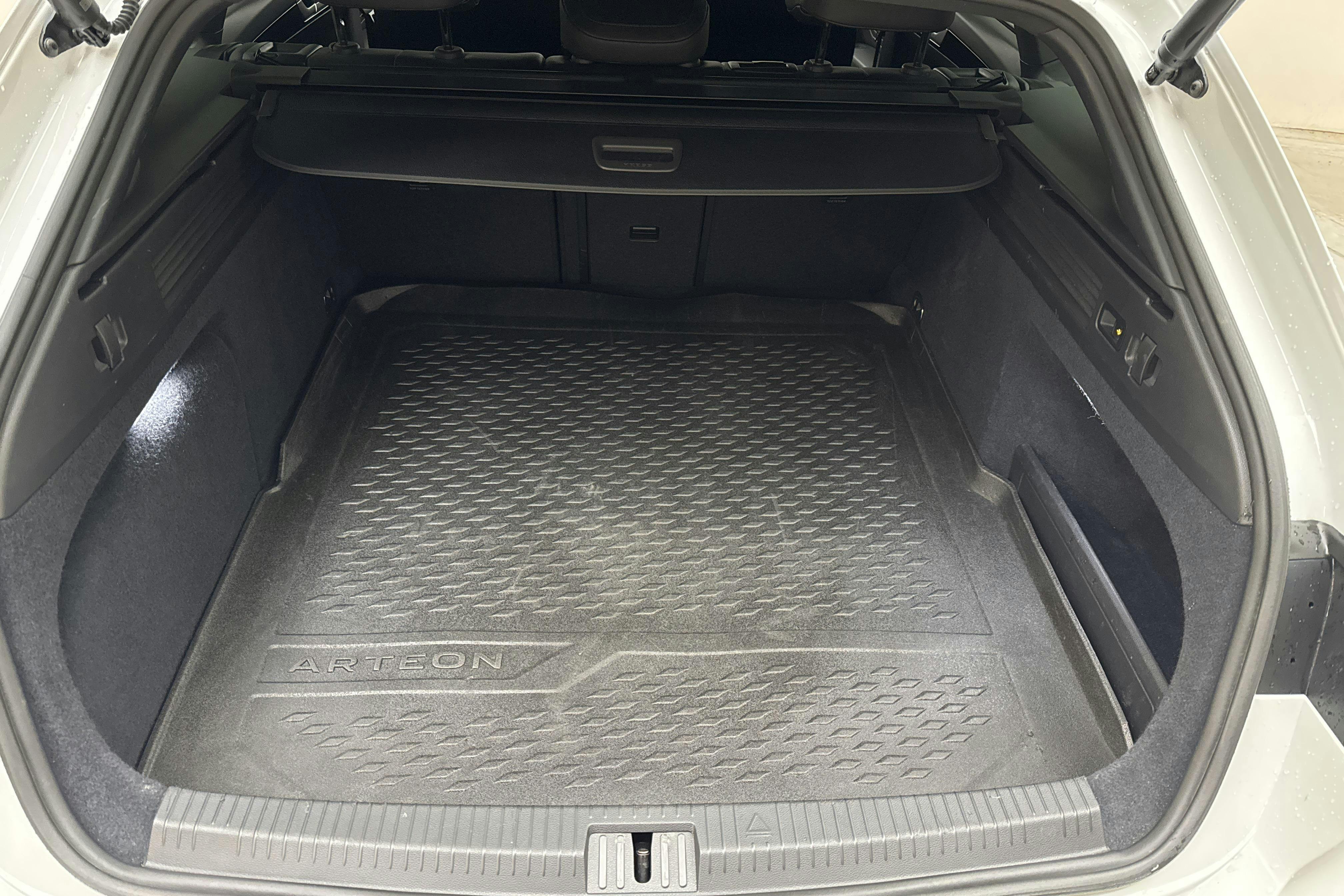 VW Arteon Shooting Brake eHybrid 1.4 TSI (218hk) - 9 244 mil - Automat - vit - 2021