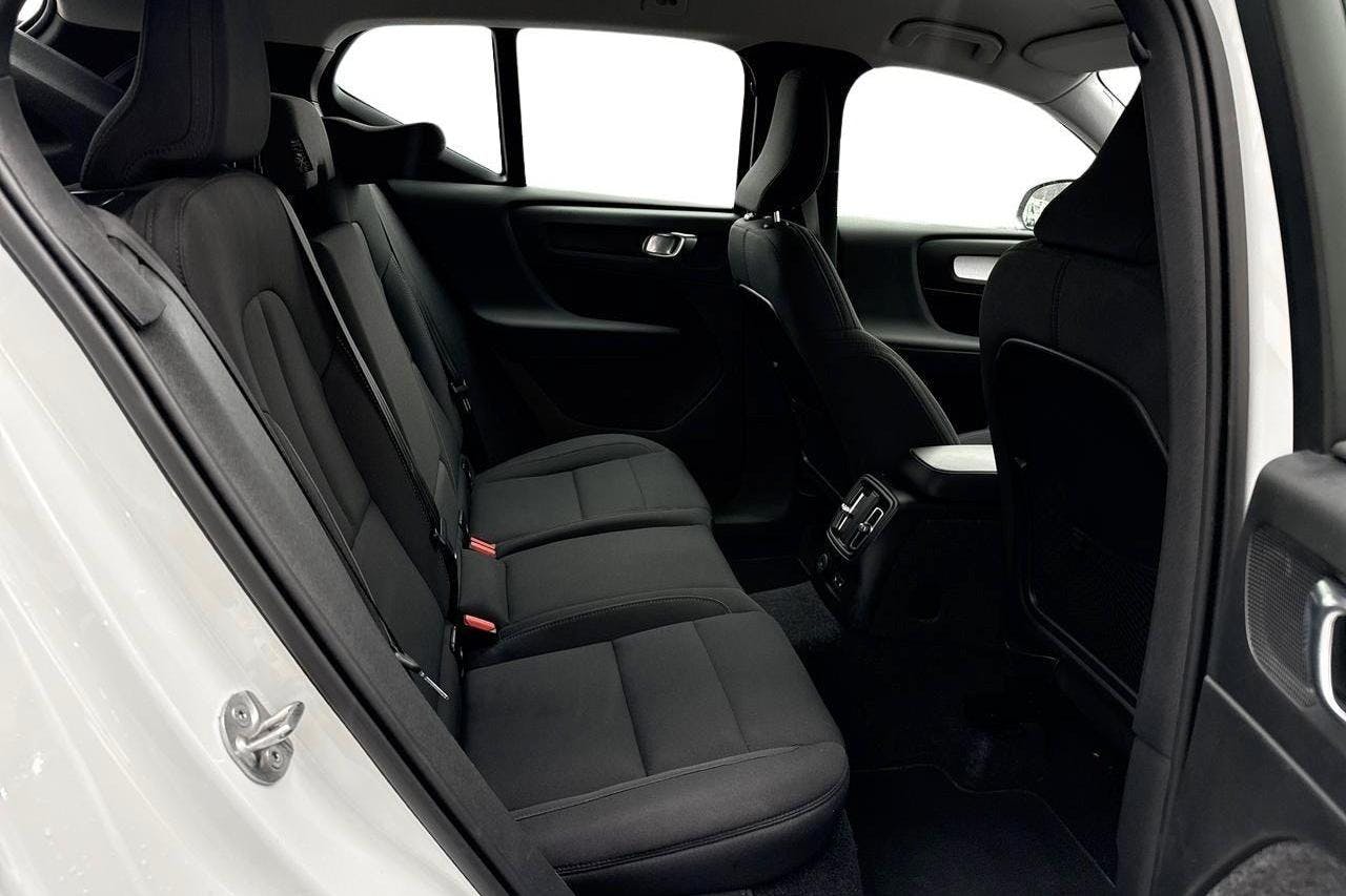 Volvo XC40 T4 2WD Twin Engine (211hk) - 48 030 km - Automatic - white - 2022