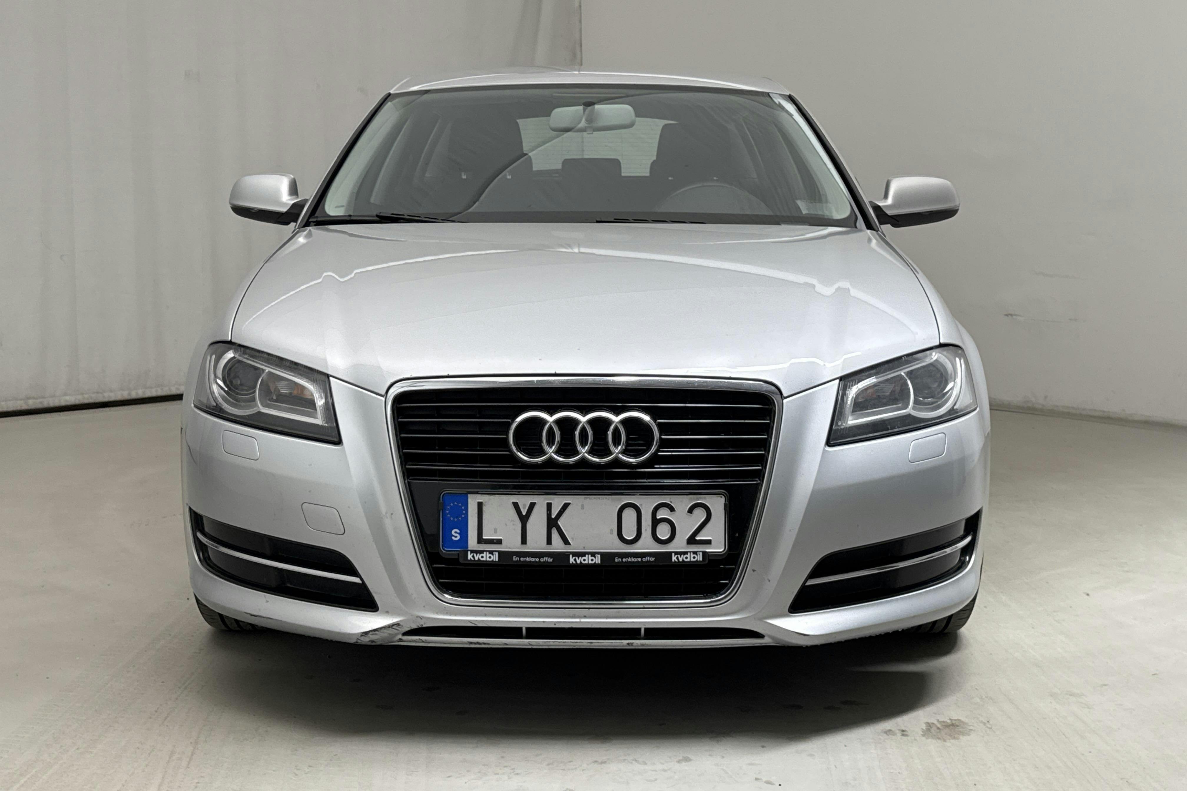 Audi A3 1.6 TDI Sportback (105hk) - 17 172 mil - Automat - silver - 2012