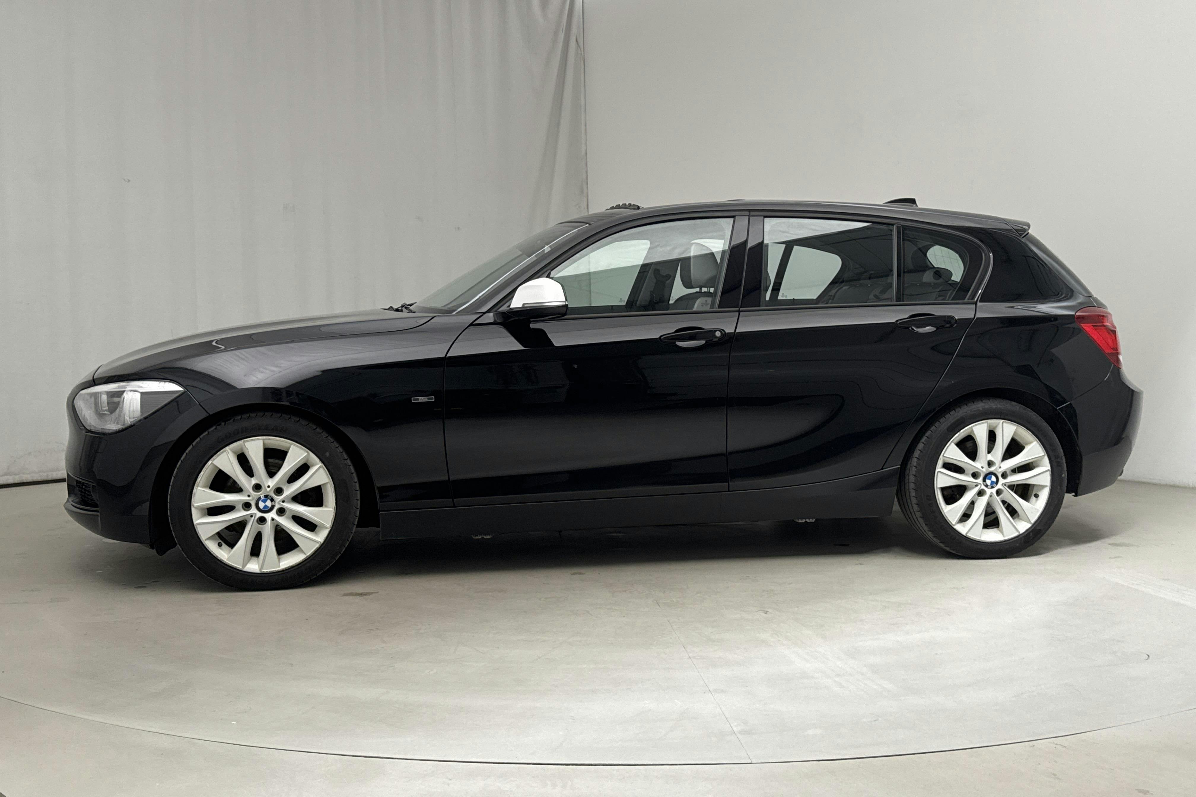 BMW 120d 5dr, F20 (184hk) - 155 210 km - Manual - black - 2012