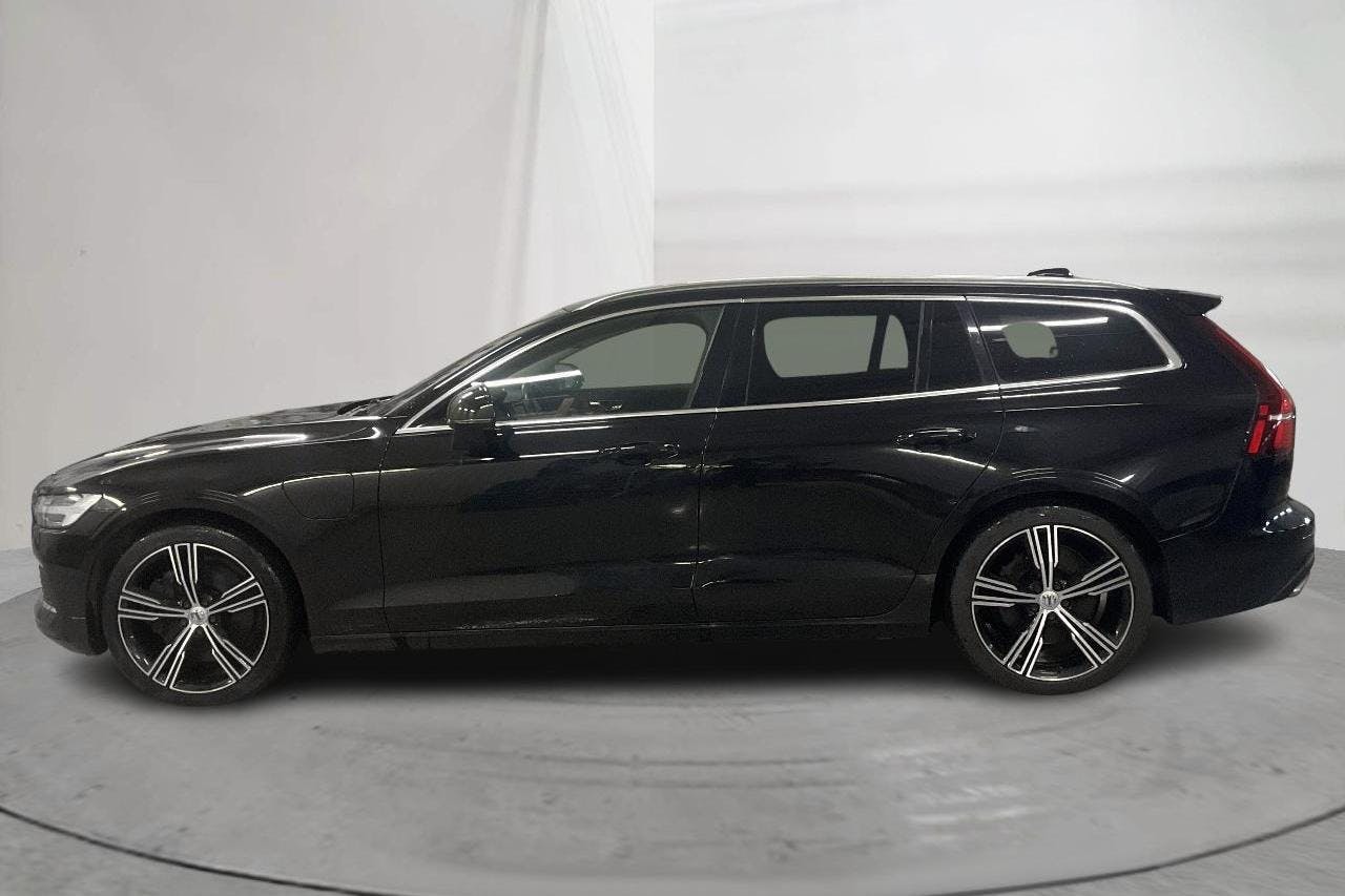Volvo V60 T6 AWD Recharge (340hk) - 15 452 mil - Automat - svart - 2022