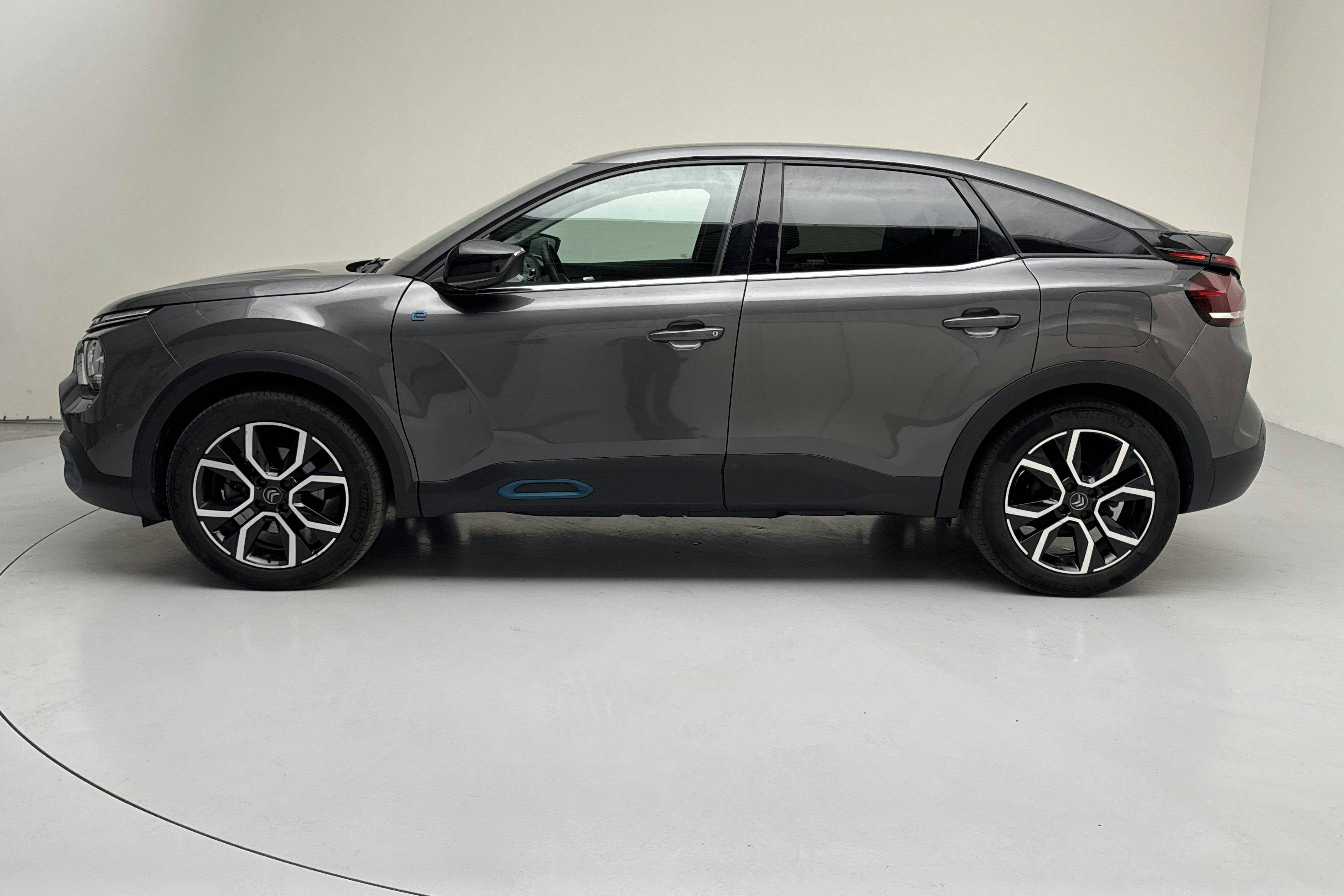 Citroën e-C4 50 kWh (136hk) - 4 498 mil - Automat - grå - 2022