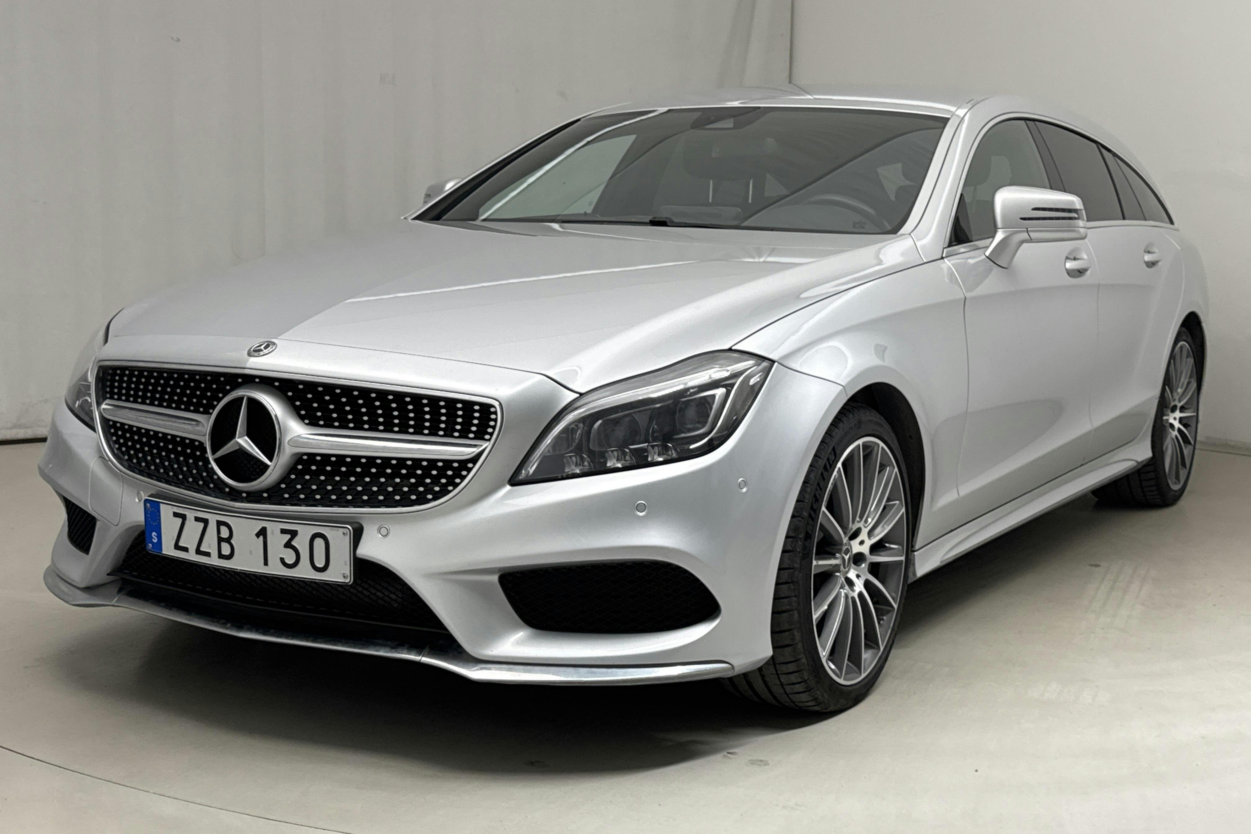 Mercedes CLS 350d 4MATIC Shooting Brake X218 (258hk) - 8 766 mil - Automat - silver - 2017
