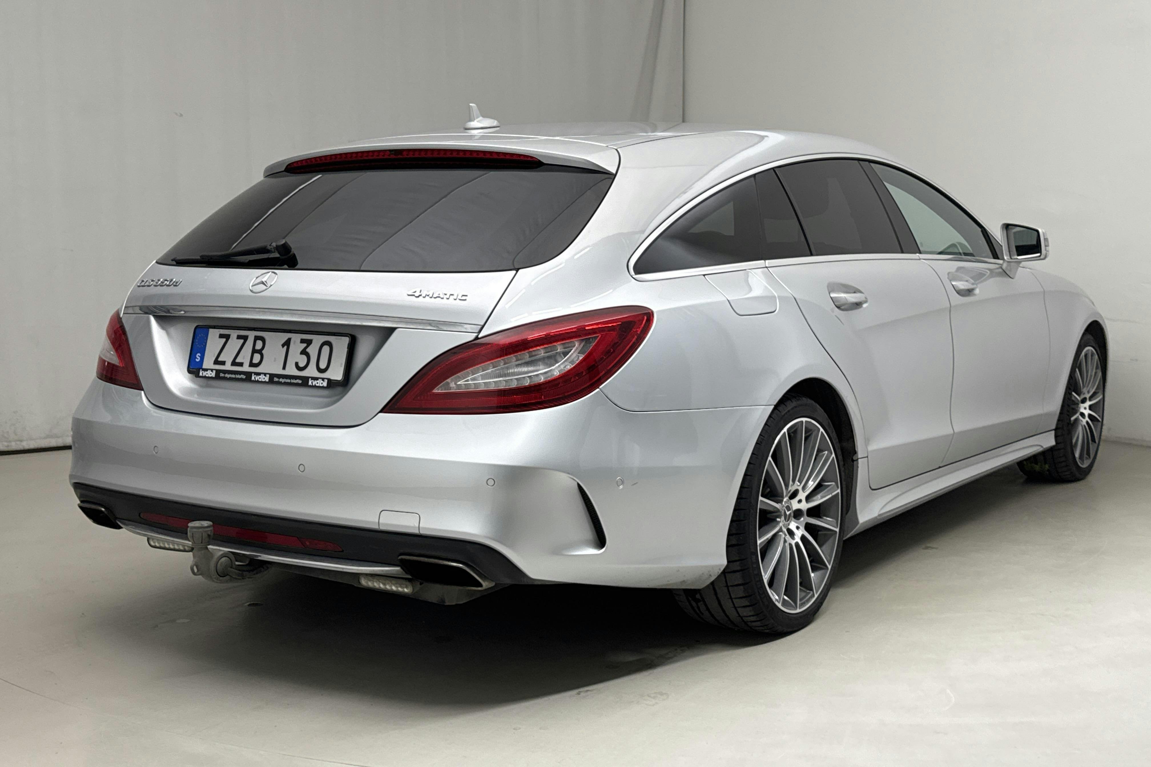 Mercedes CLS 350d 4MATIC Shooting Brake X218 (258hk) - 8 766 mil - Automat - silver - 2017