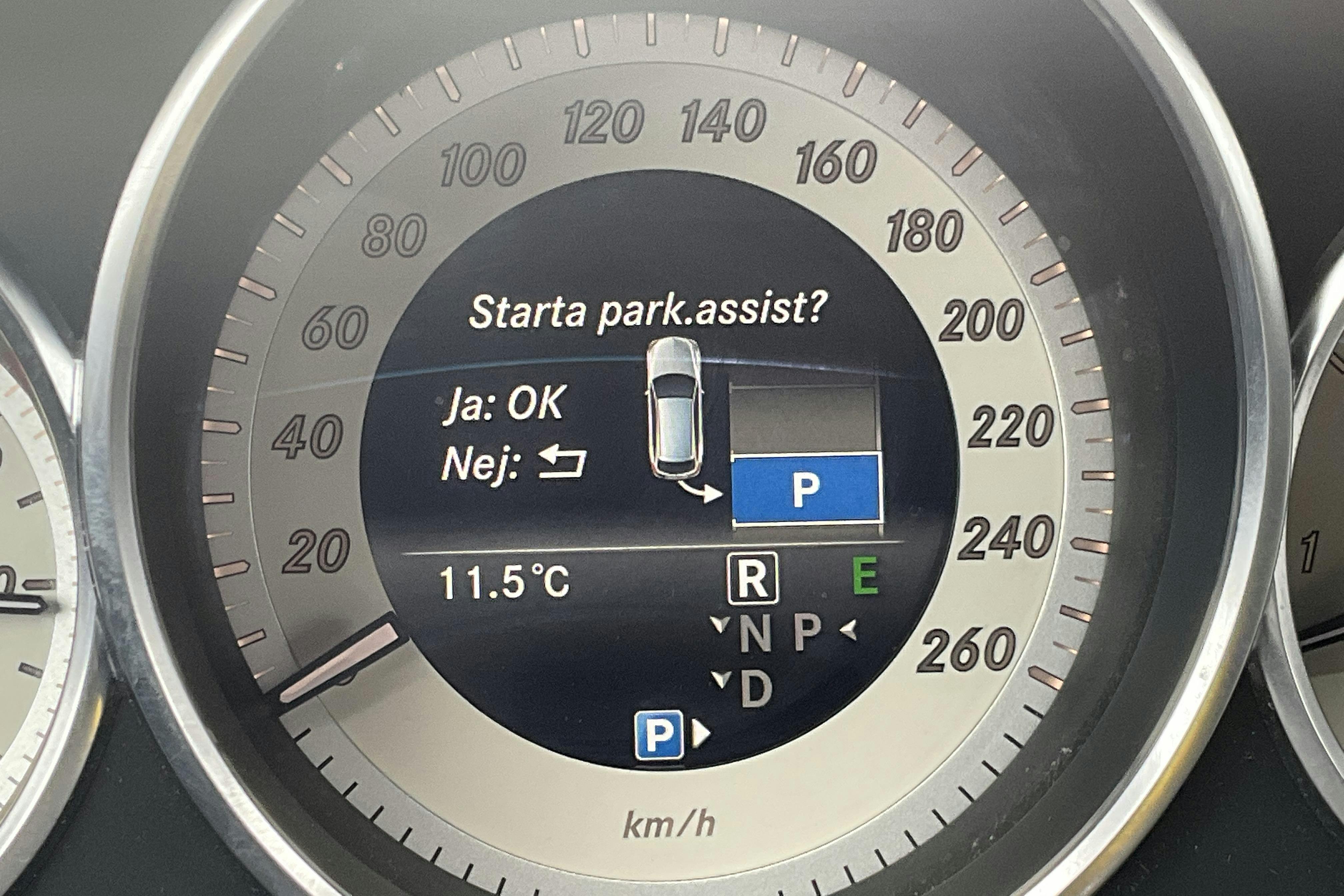 Mercedes CLS 350d 4MATIC Shooting Brake X218 (258hk) - 8 766 mil - Automat - silver - 2017