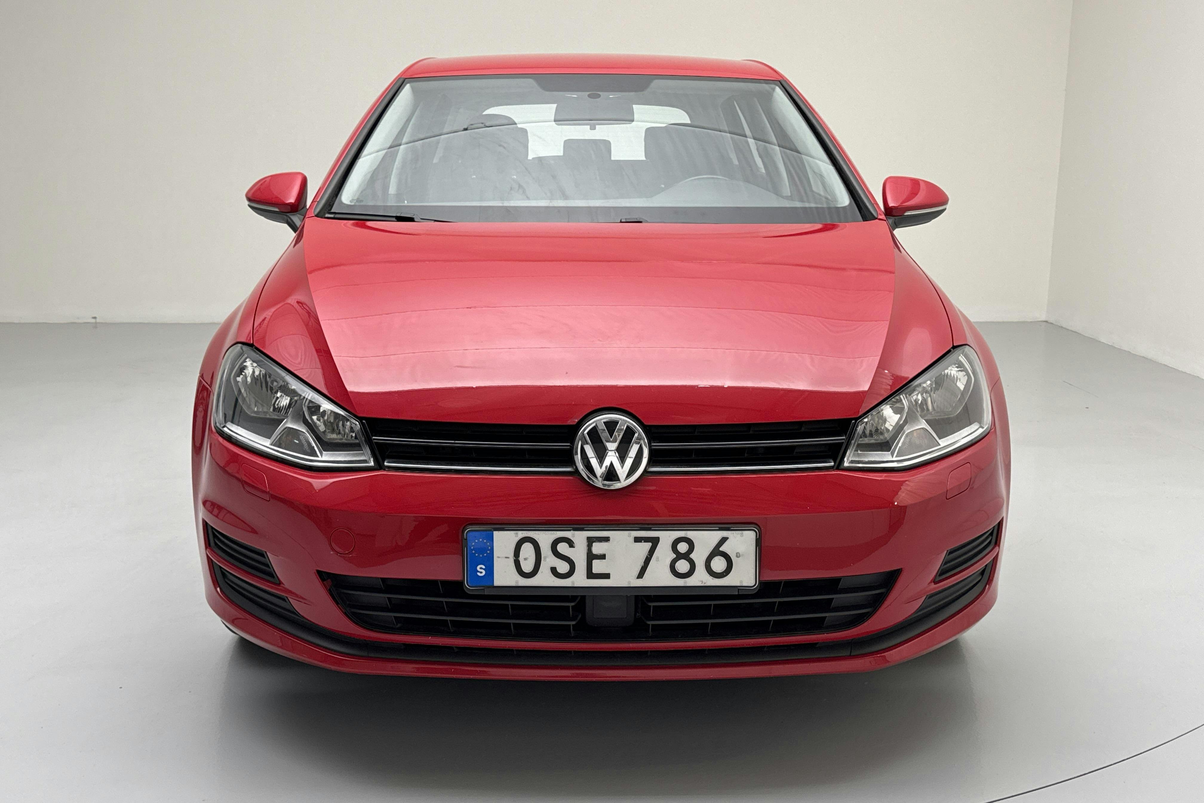VW Golf VII 1.2 TSI 5dr (105hk) - 13 767 mil - Manuell - röd - 2015
