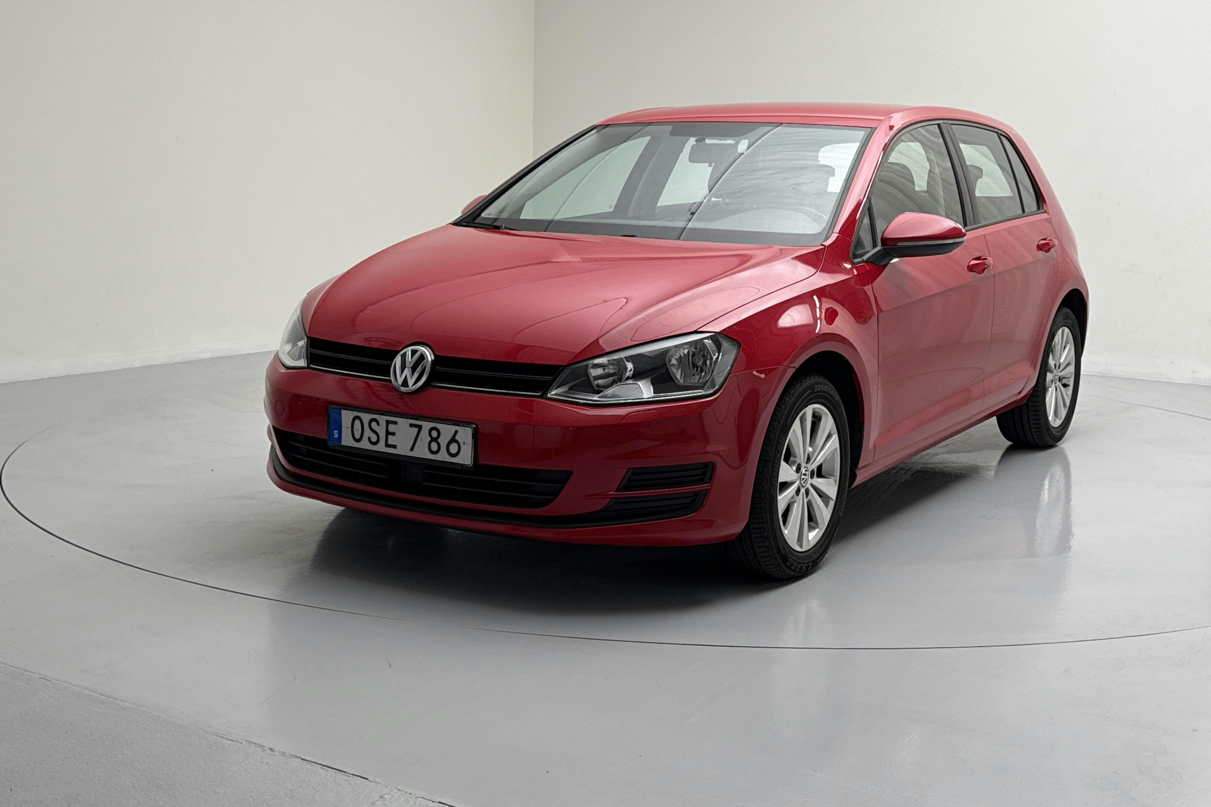 VW Golf VII 1.2 TSI 5dr (105hk) - 13 767 mil - Manuell - röd - 2015