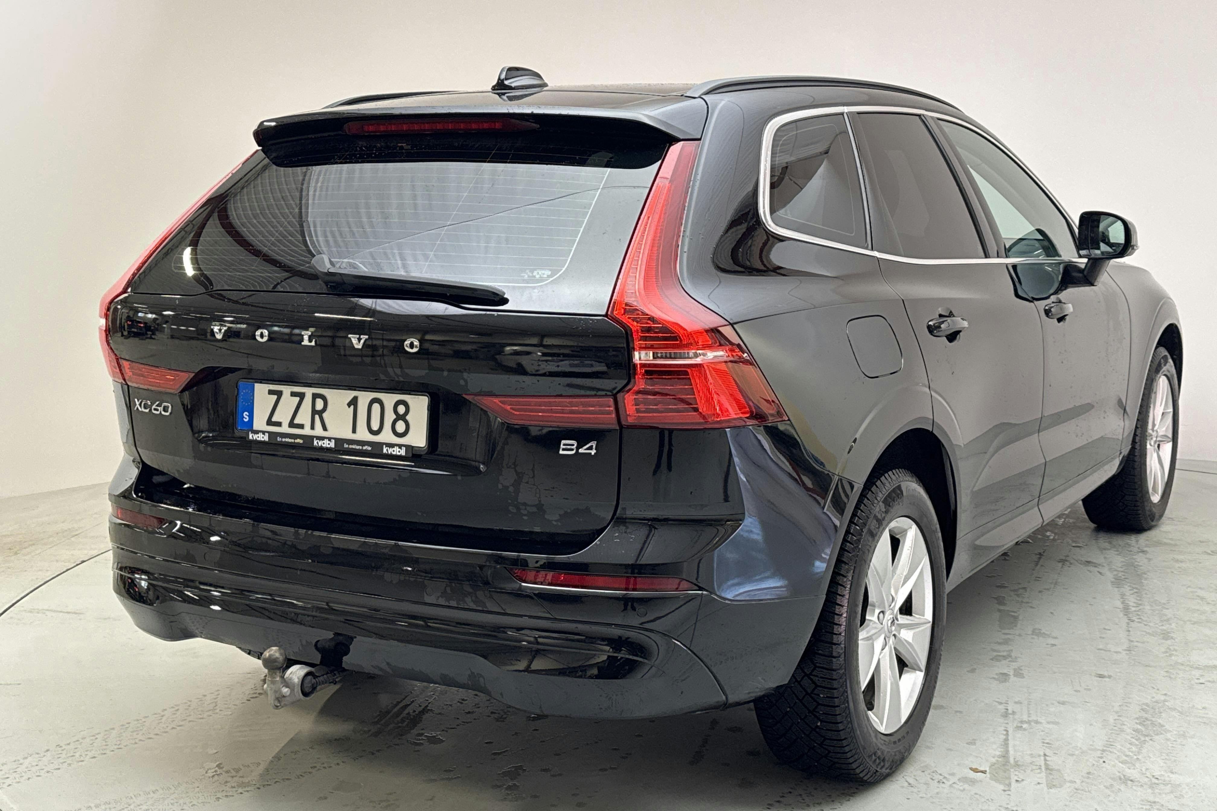 Volvo XC60 B4 2WD Mildhybrid, Diesel (197hk) - 15 019 mil - Automat - svart - 2022