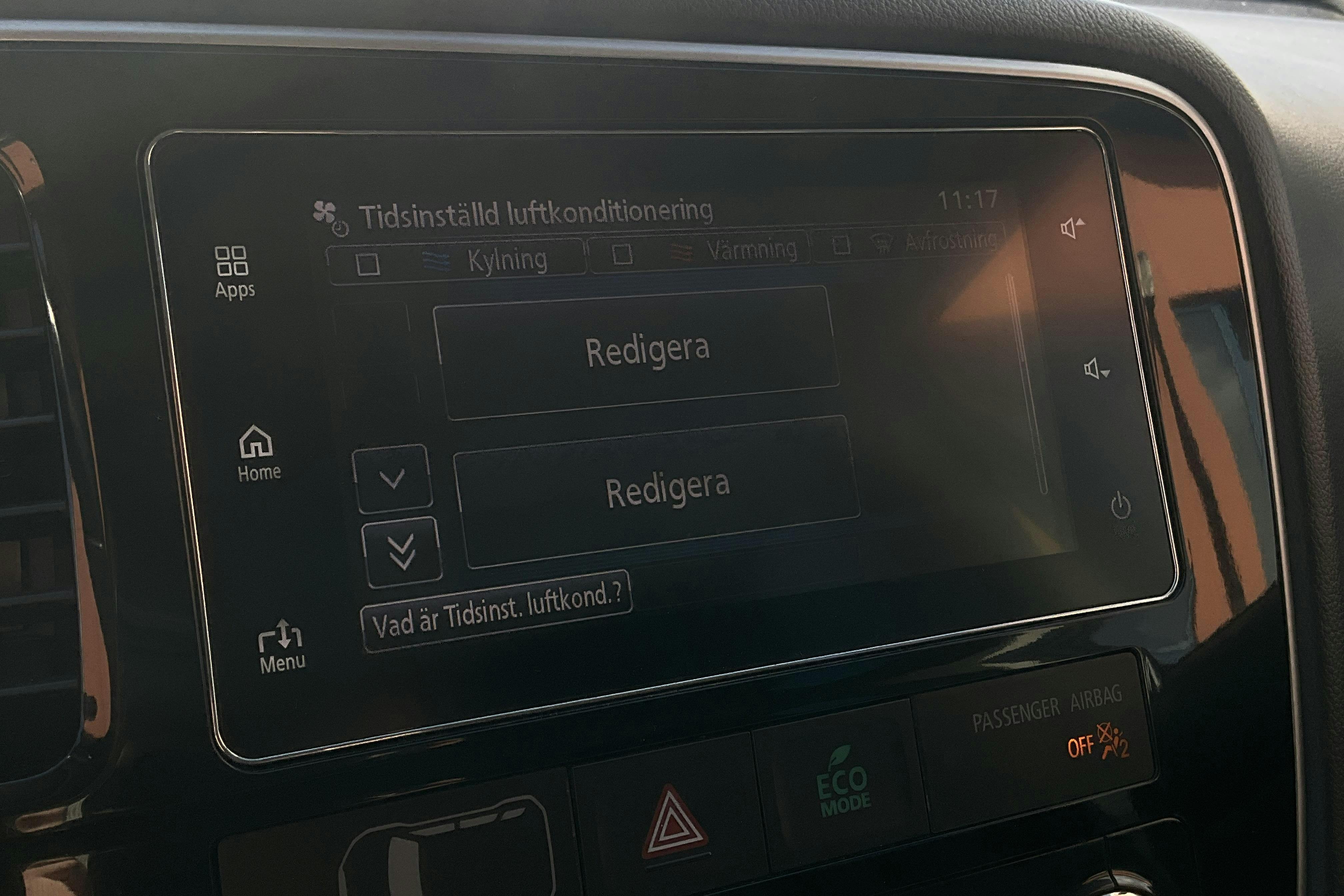 Mitsubishi Outlander 2.0 Plug-in Hybrid 4WD (121hk) - 220 890 km - Automatic - white - 2017