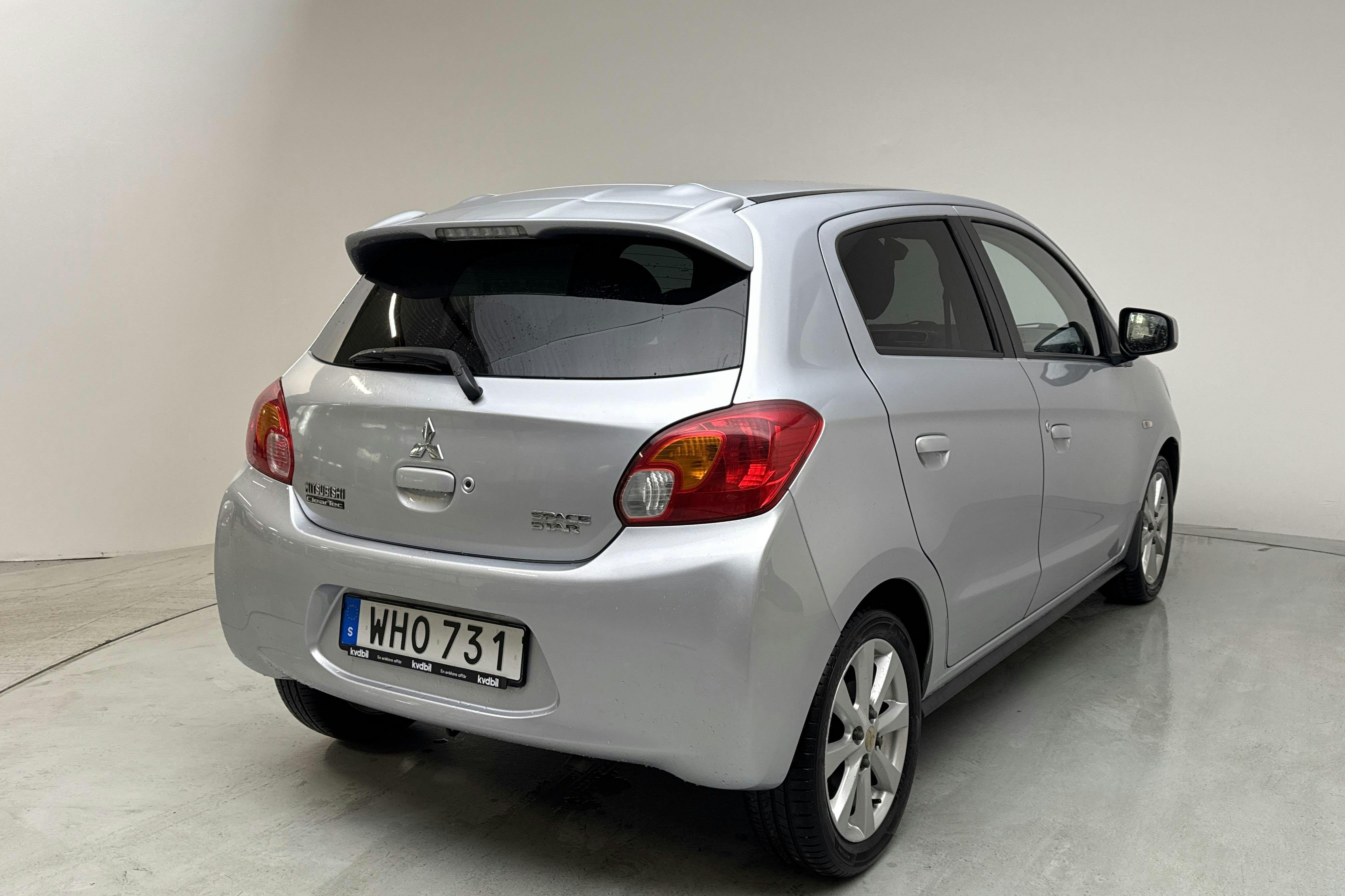 Mitsubishi Space Star 1.2 5dr (80hk) - 9 893 mil - Manuell - silver - 2013