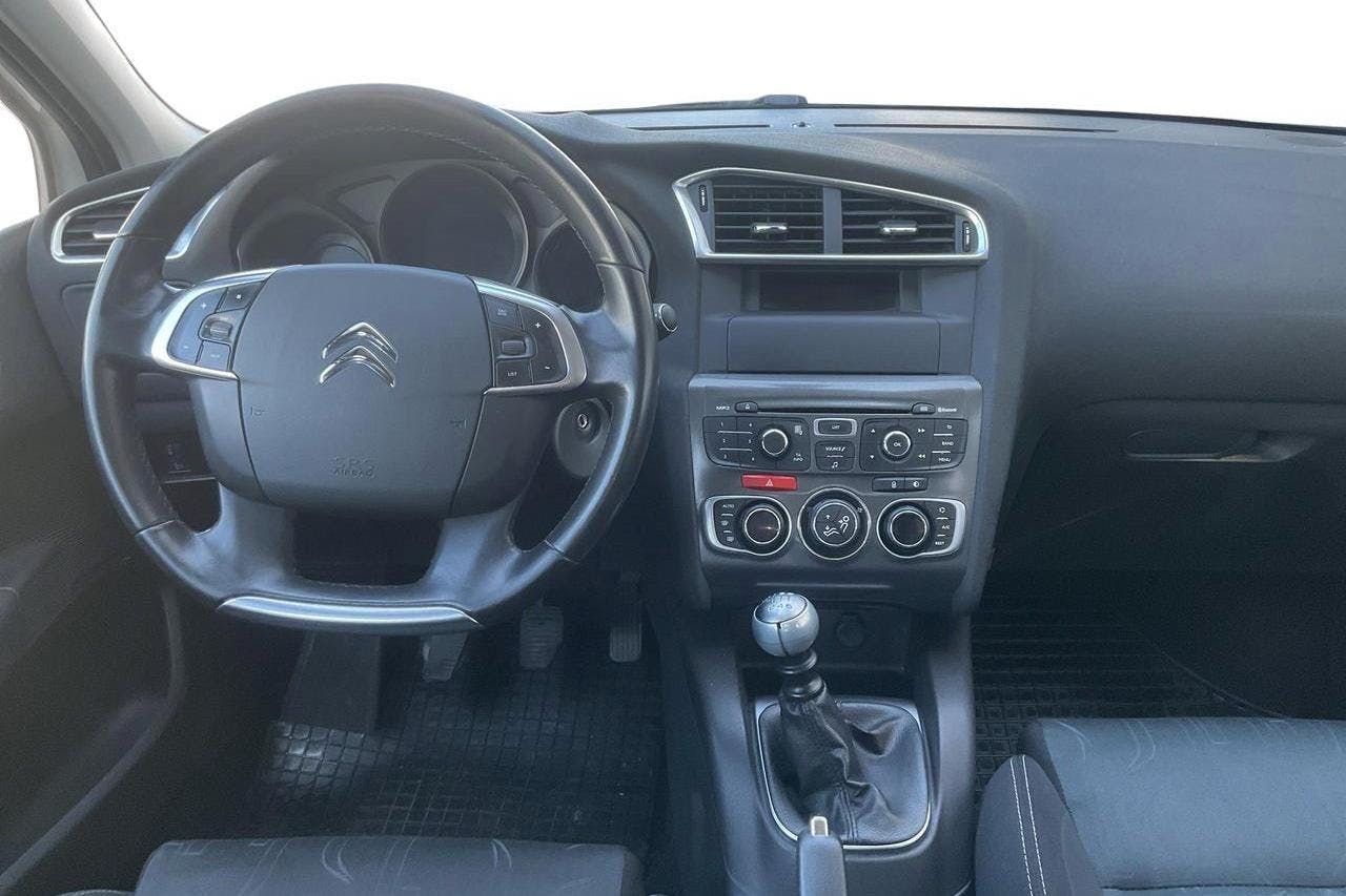 Citroën C4 1.6 HDi (115hk) - 204 000 km - Manualna - biały - 2014