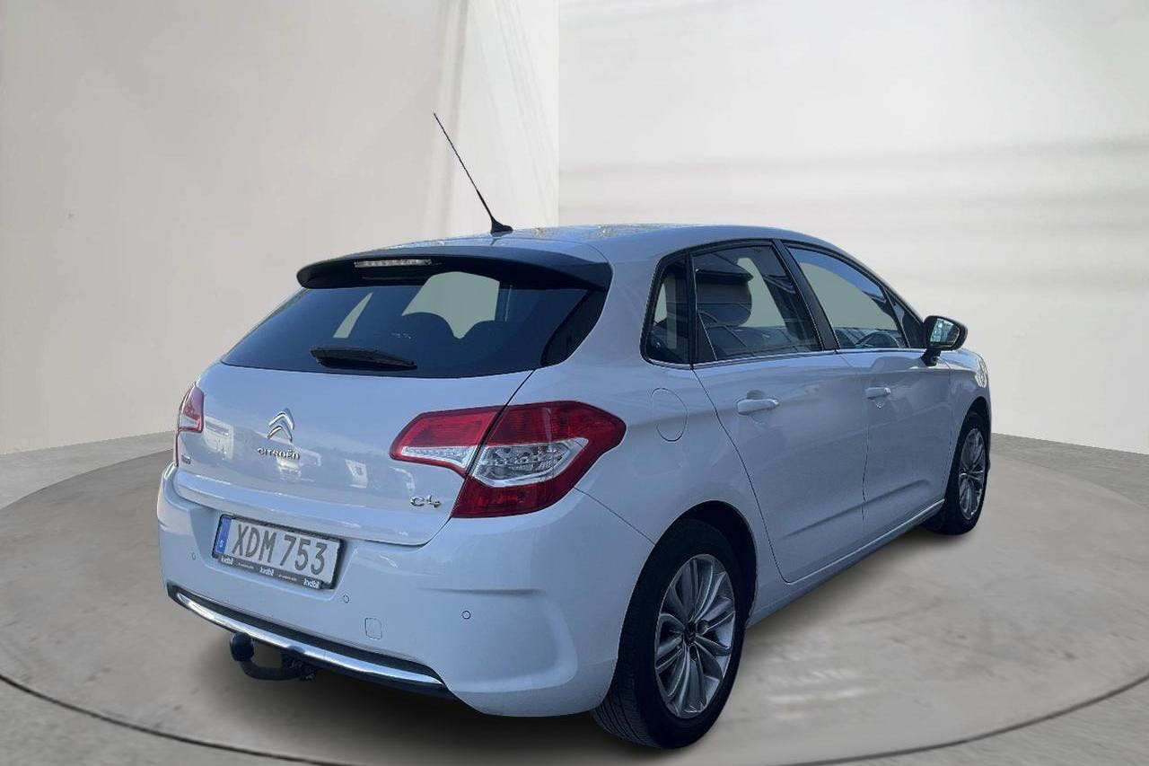 Citroën C4 1.6 HDi (115hk) - 204 000 km - Manualna - biały - 2014