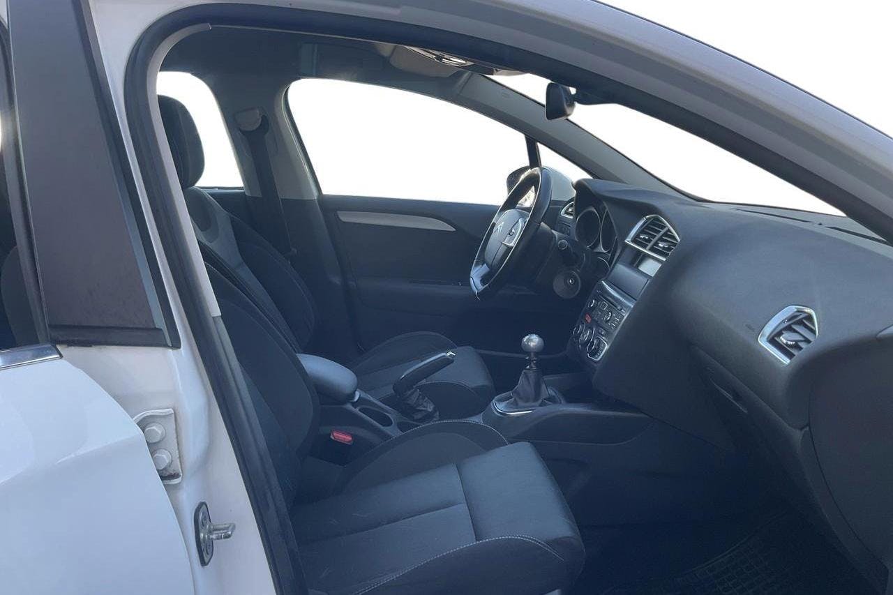Citroën C4 1.6 HDi (115hk) - 204 000 km - Manualna - biały - 2014