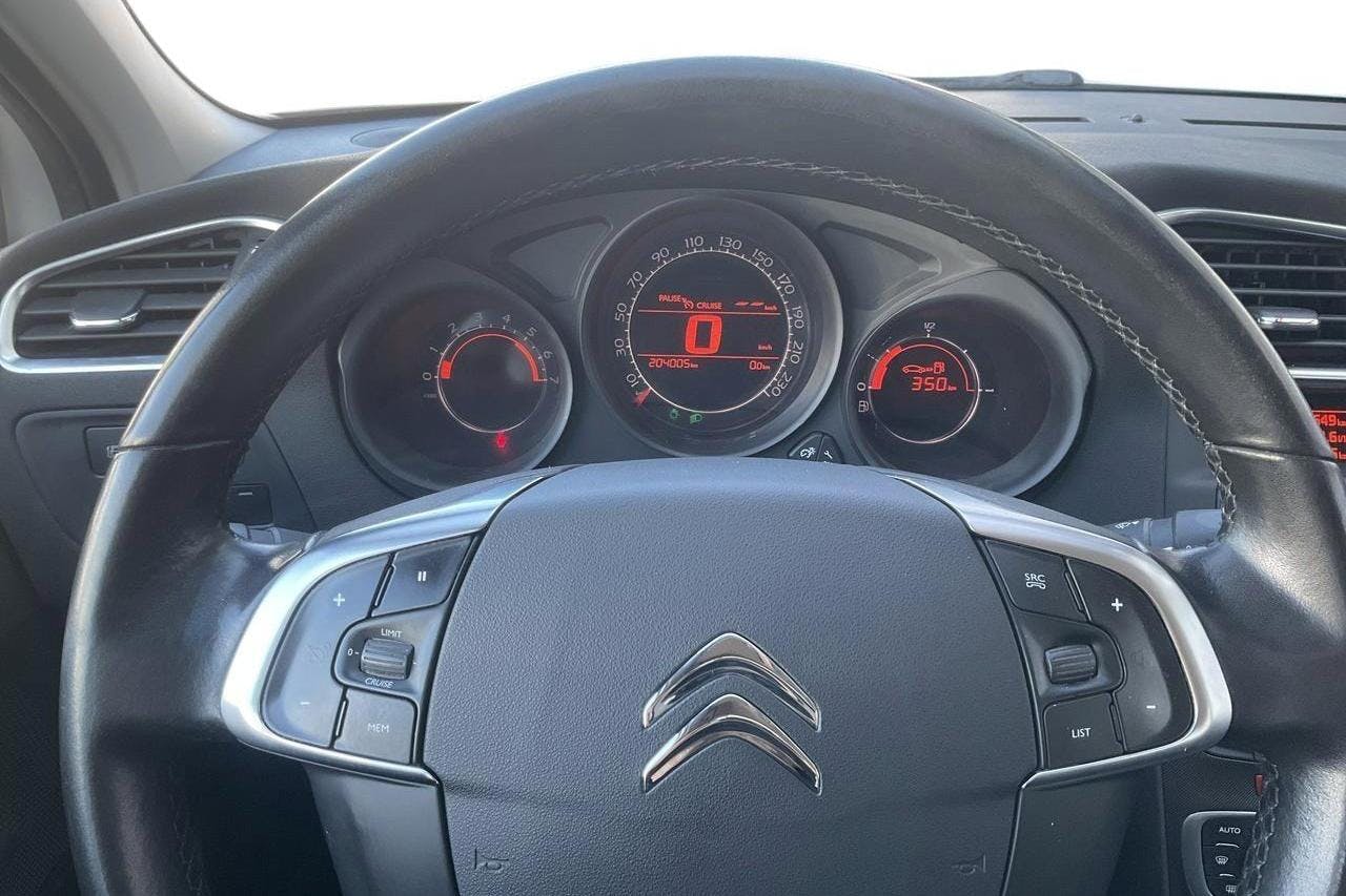 Citroën C4 1.6 HDi (115hk) - 204 000 km - Manualna - biały - 2014