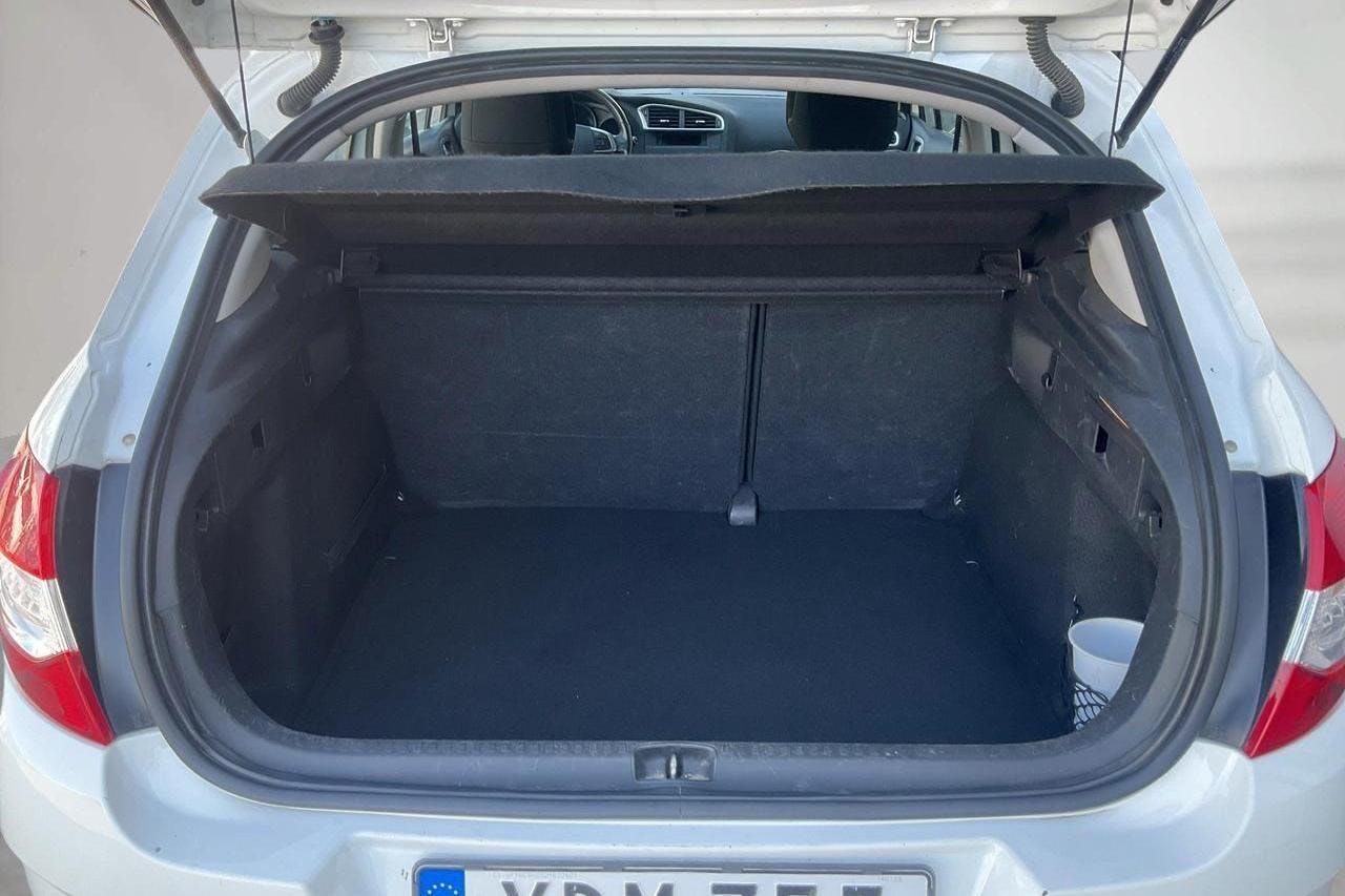 Citroën C4 1.6 HDi (115hk) - 204 000 km - Manualna - biały - 2014