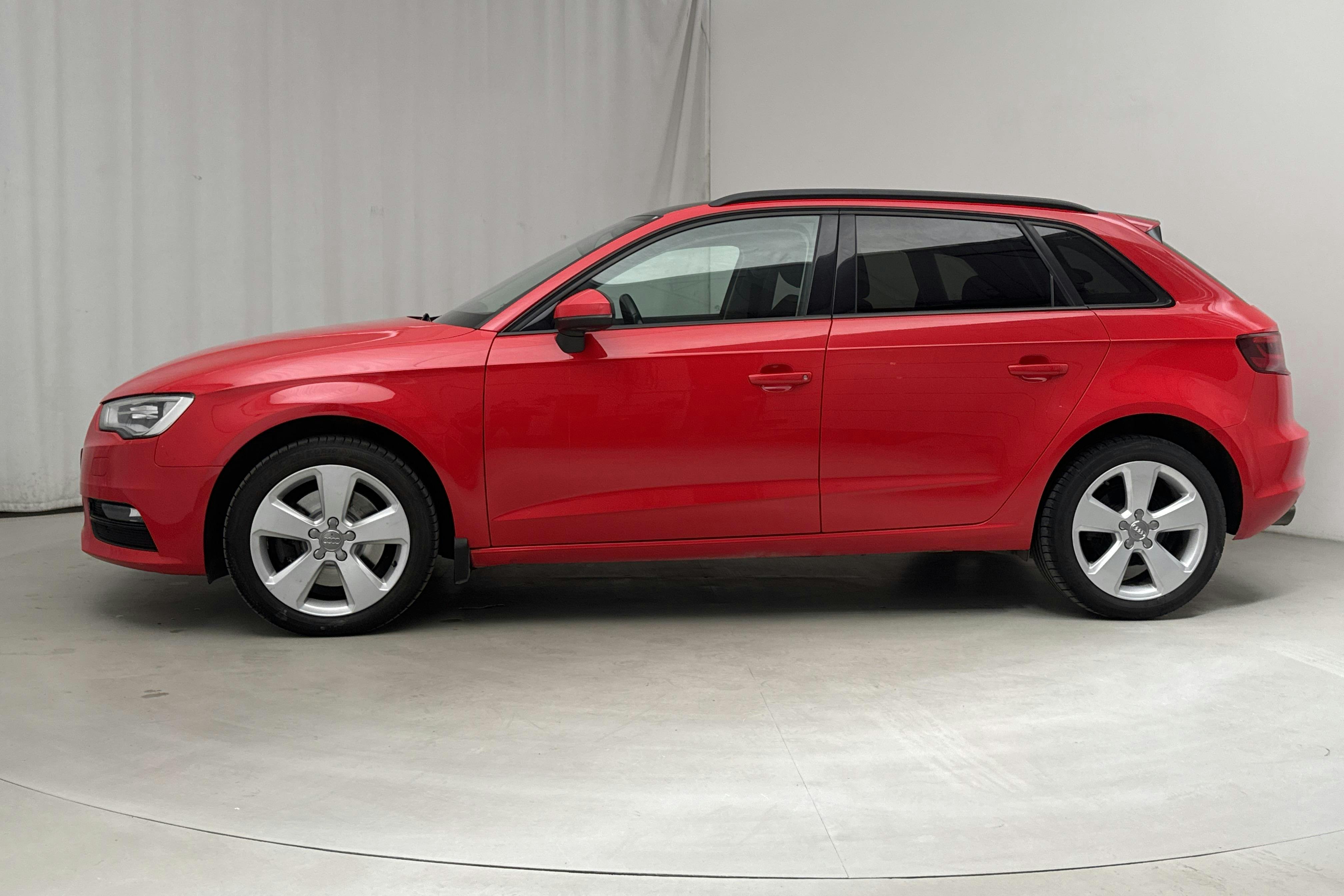 Audi A3 2.0 TDI Sportback quattro (184hk) - 18 928 mil - Automat - röd - 2014