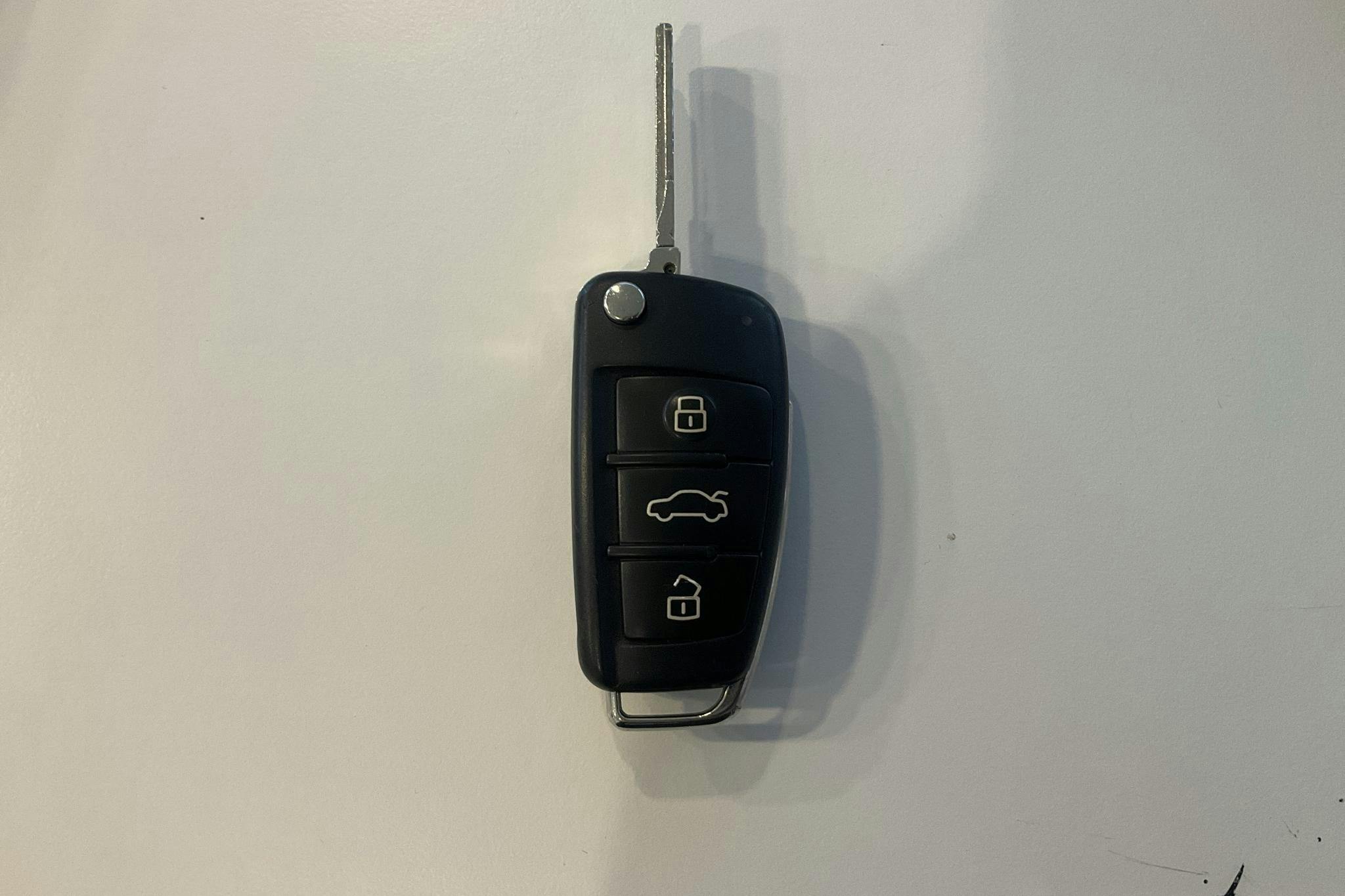 Audi A3 2.0 TDI Sportback quattro (184hk) - 18 928 mil - Automat - röd - 2014