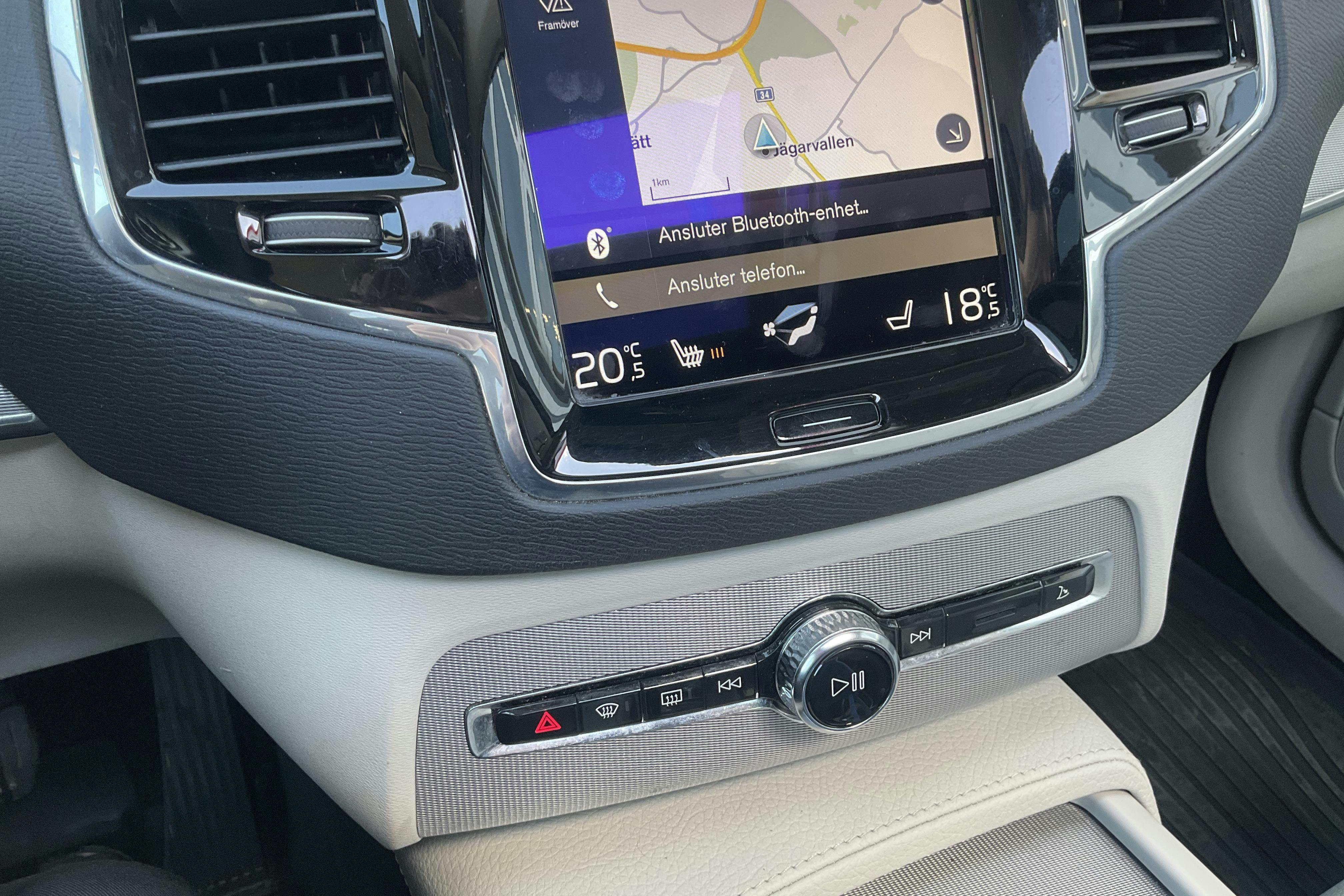 Volvo XC90 T8 AWD Twin Engine (400hk) - 109 820 km - Automatyczna - biały - 2017