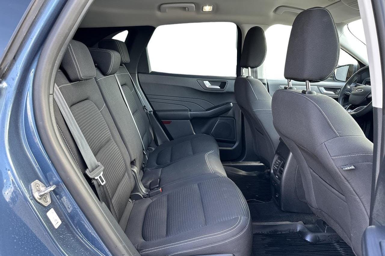 Ford Kuga 2.5 PHEV (225hk) - 6 343 mil - Automat - blå - 2021
