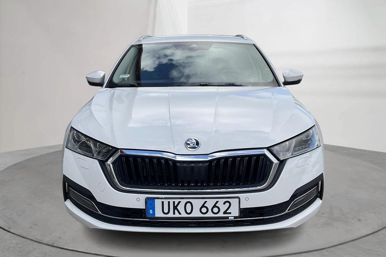 Skoda Octavia 1.4 iV PHEV Combi (204hk) - 11 194 mil - Automat - vit - 2022