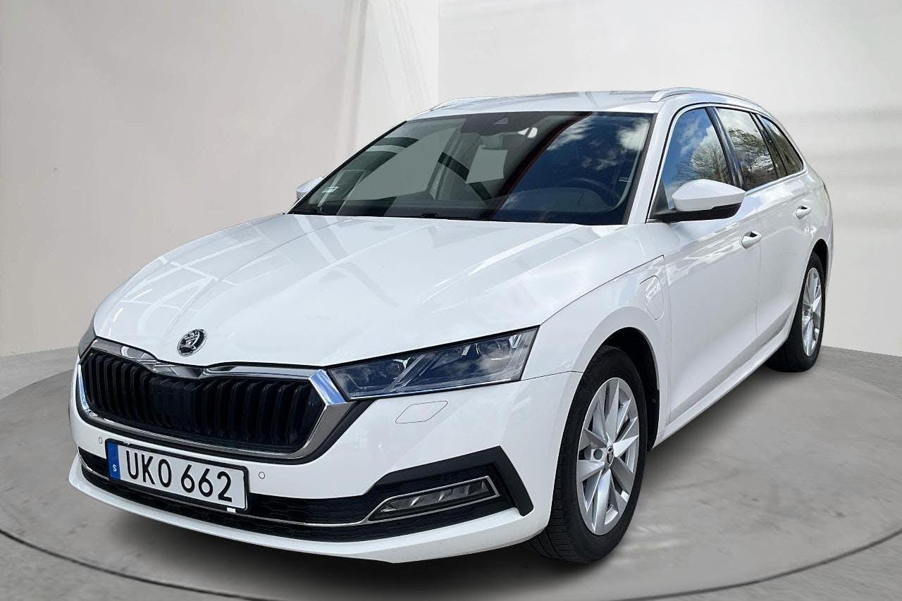 Skoda Octavia 1.4 iV PHEV Combi (204hk) - 111 940 km - Automaatne - valge - 2022