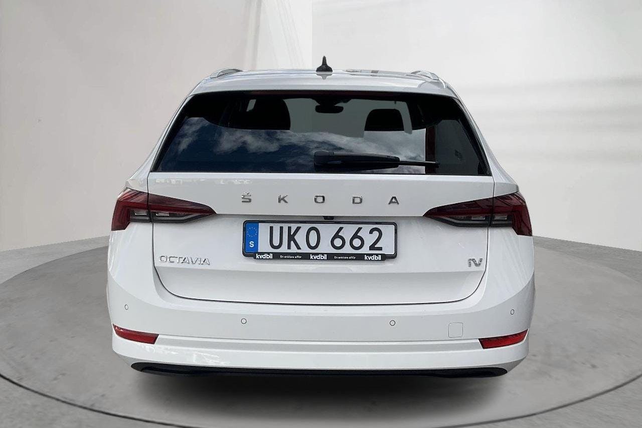Skoda Octavia 1.4 iV PHEV Combi (204hk) - 11 194 mil - Automat - vit - 2022
