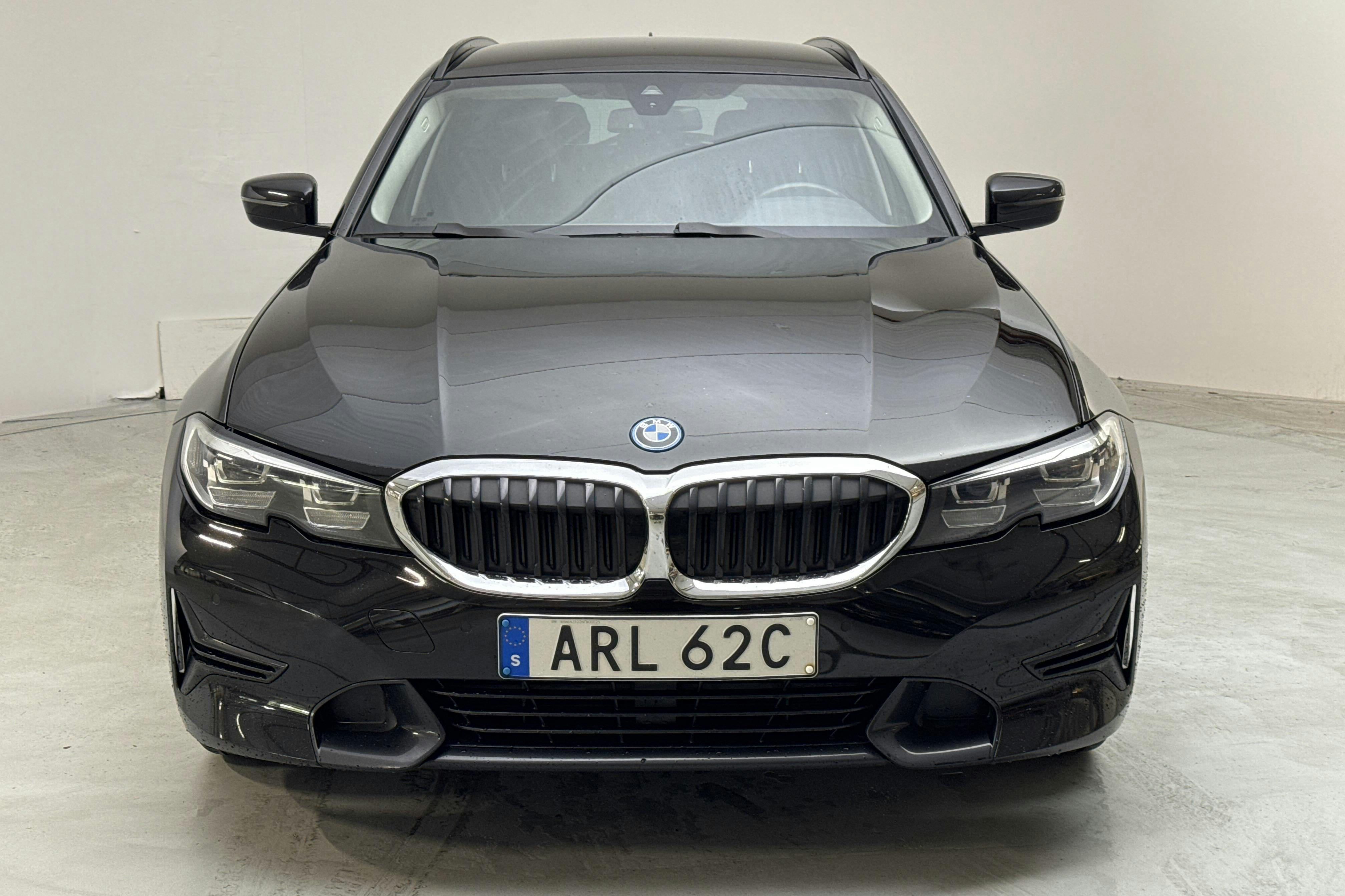BMW 330e Touring, G21 (292hk) - 9 496 mil - Automat - svart - 2022