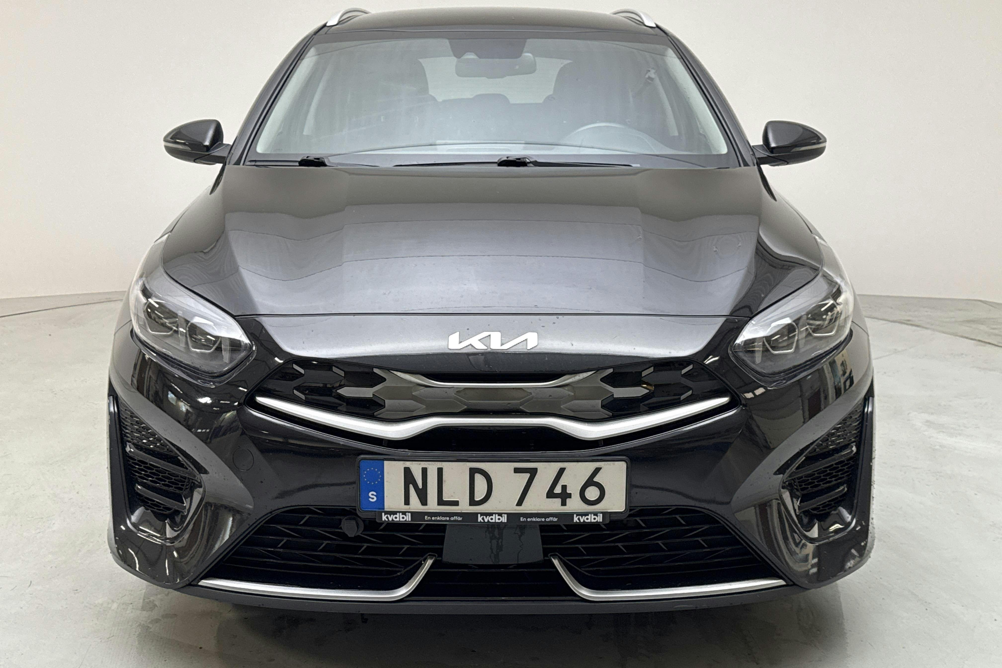 KIA Ceed 1.6 Plug-in Hybrid SW (141hk) - 8 896 mil - Automat - svart - 2022