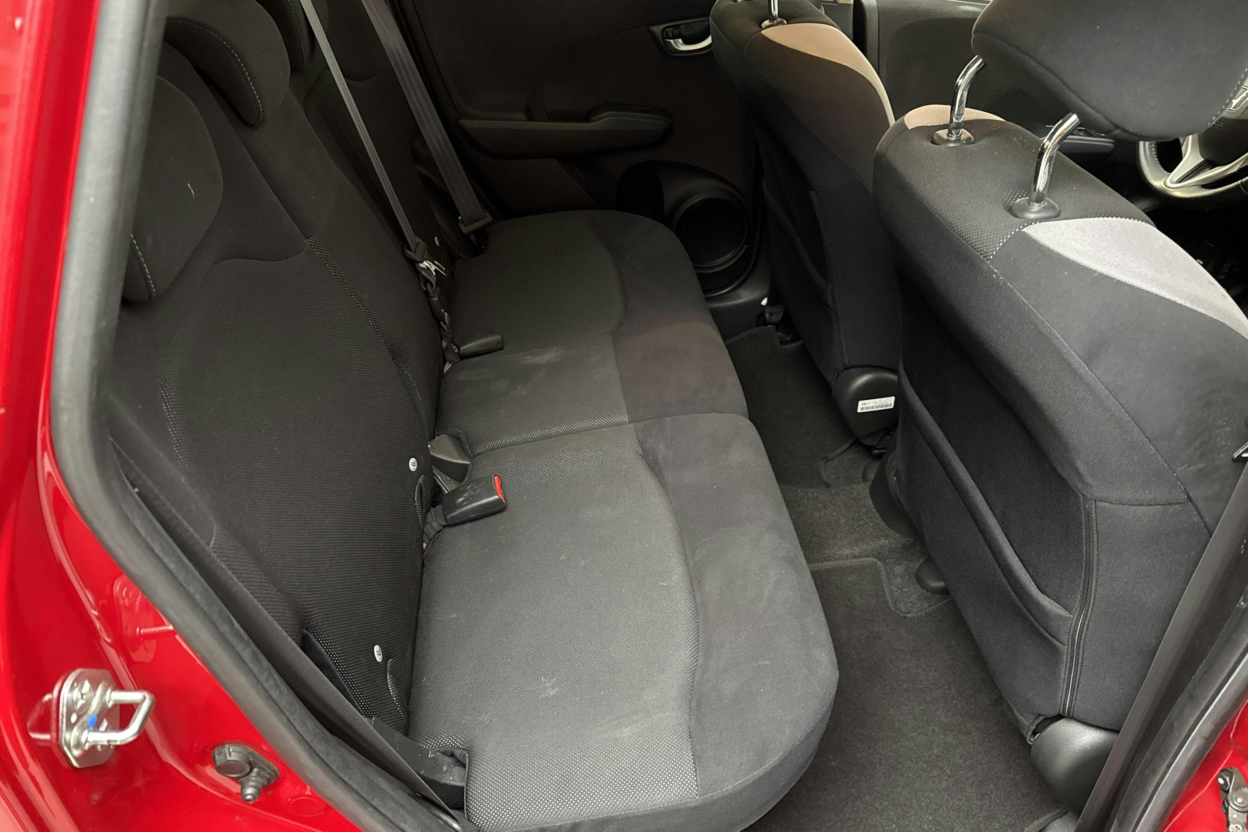 Honda Jazz 1.4 (100hk) - 73 490 km - Automatic - red - 2013