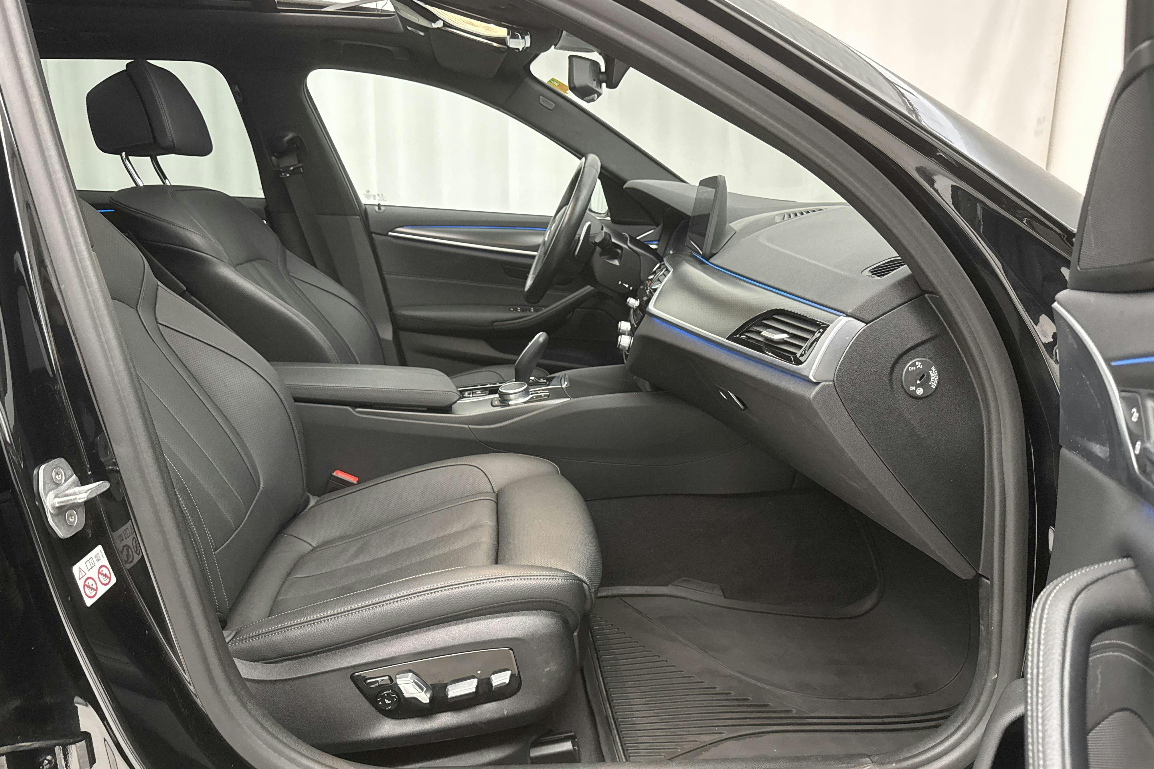 BMW 530e xDrive Touring, G31 12kWh LCI (292hk) - 55 910 km - Automatic - black - 2022